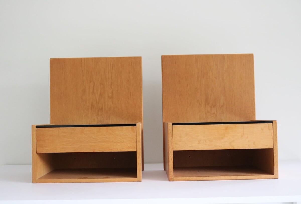 20th Century Pair of Floating Nightstands by Hans J.Wegner for Getama Gedsted For Sale