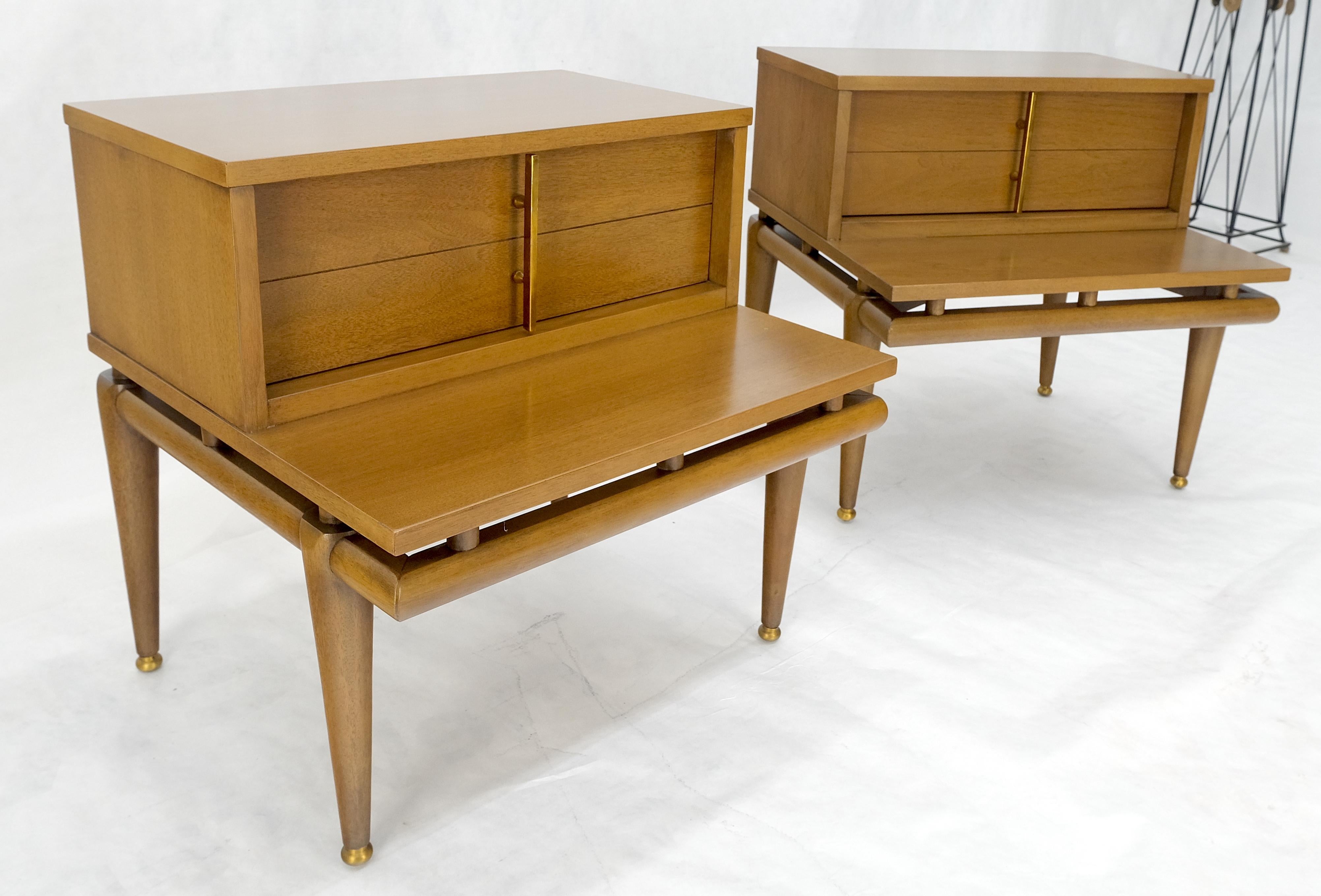Paire de tables d'appoint à plateau flottant, un tiroir, pieds fuselés, tables de chevet MINT ! en vente 5