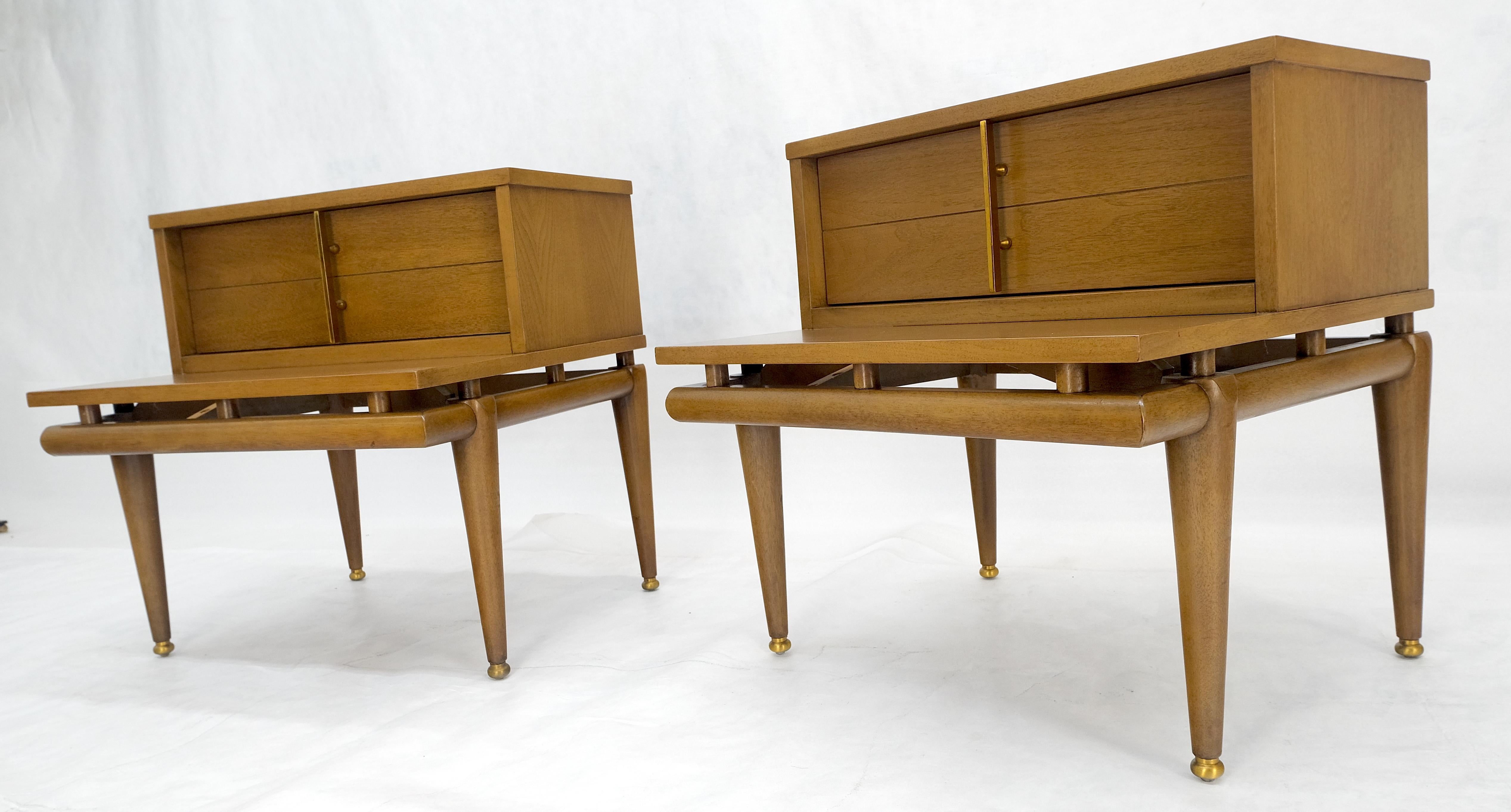 Paire de tables d'appoint à plateau flottant, un tiroir, pieds fuselés, tables de chevet MINT ! en vente 7
