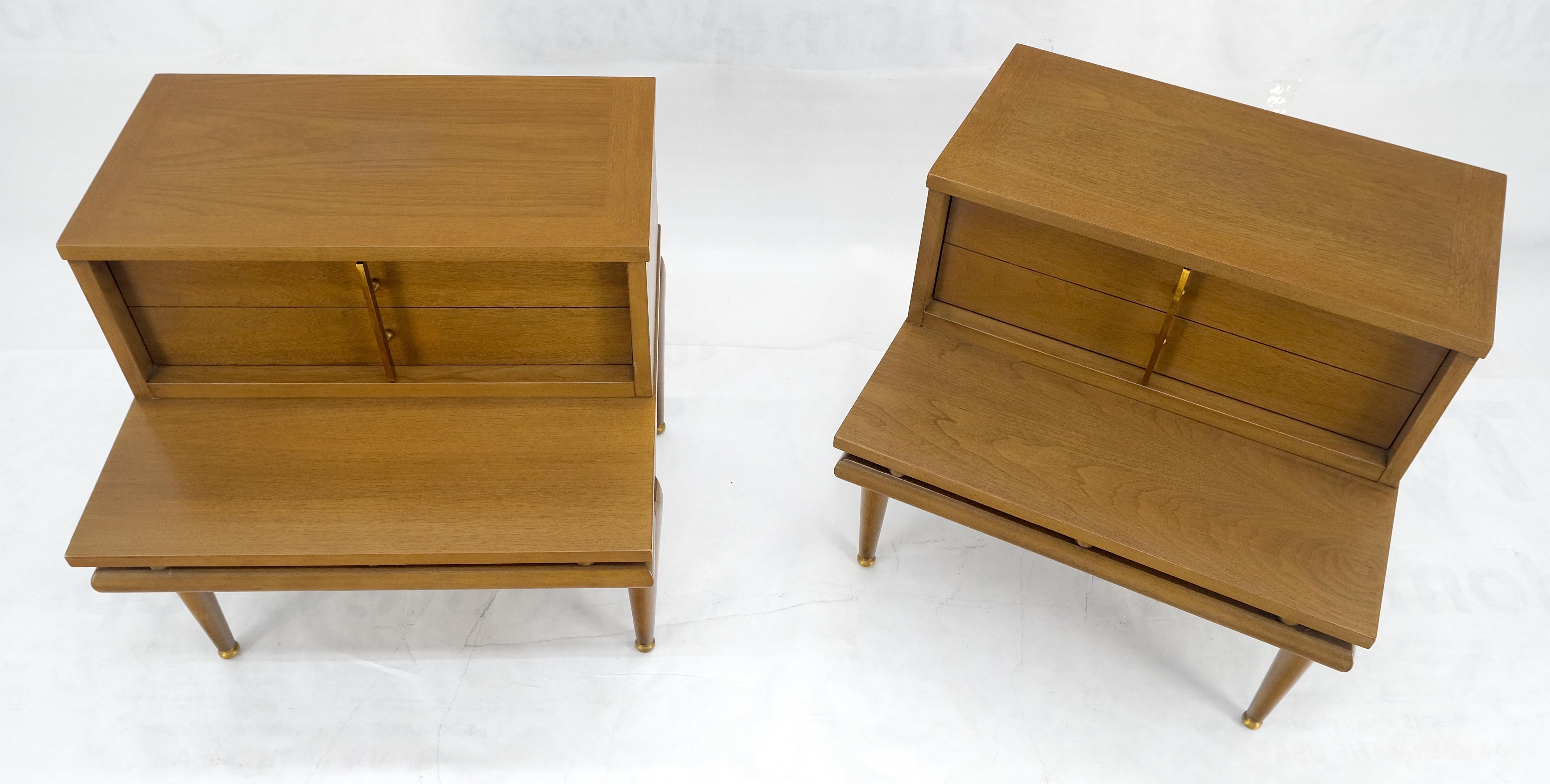 Américain Paire de tables d'appoint à plateau flottant, un tiroir, pieds fuselés, tables de chevet MINT ! en vente
