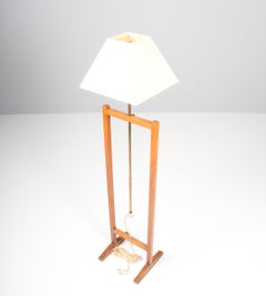 Stehlampe aus Nussbaum und Messing, Josef Frank für Svenskt Tenn