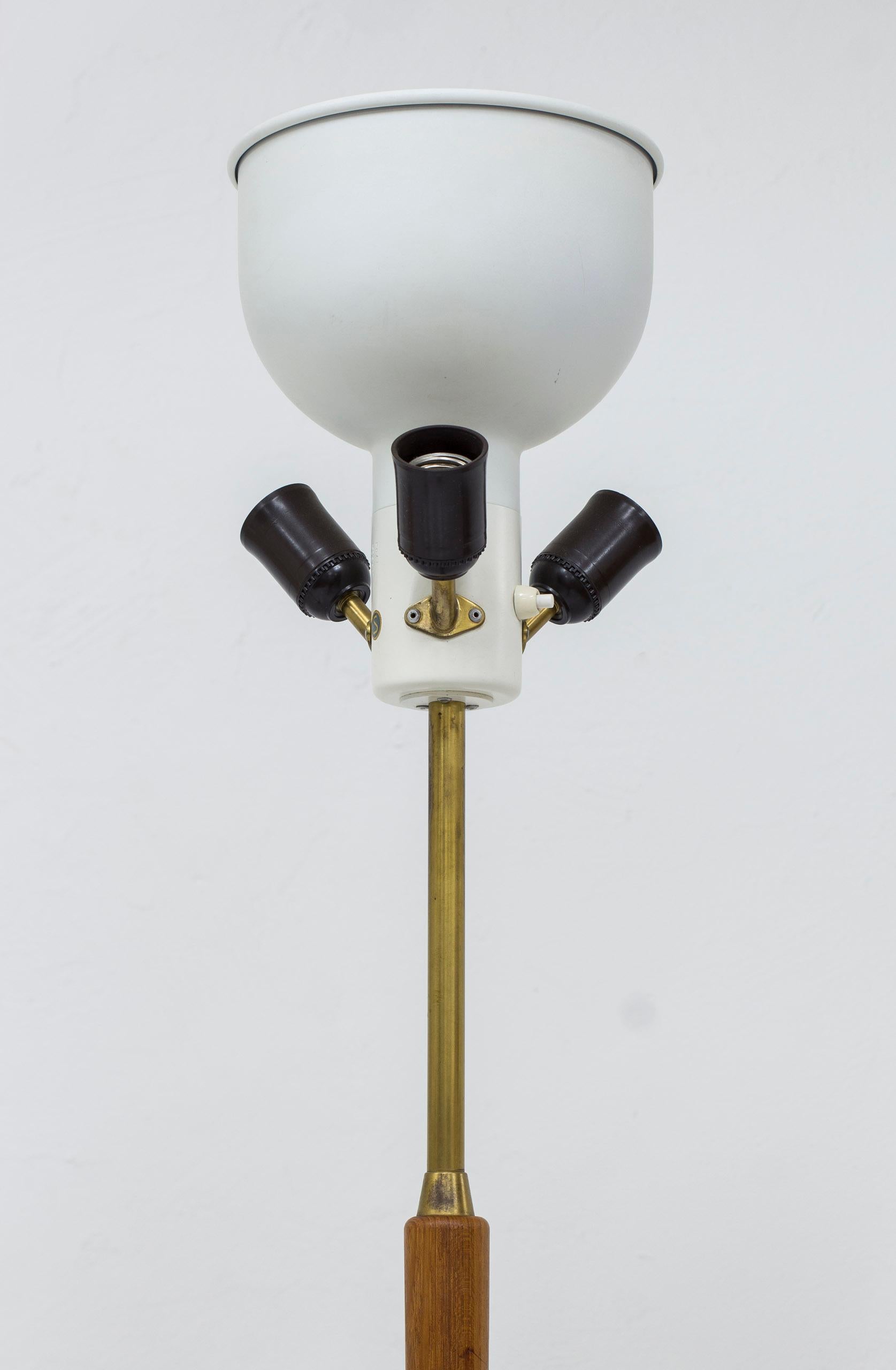 Pair of floor lamps attributed to Hans Bergström, by ASEA belysning. 1950s For Sale 5