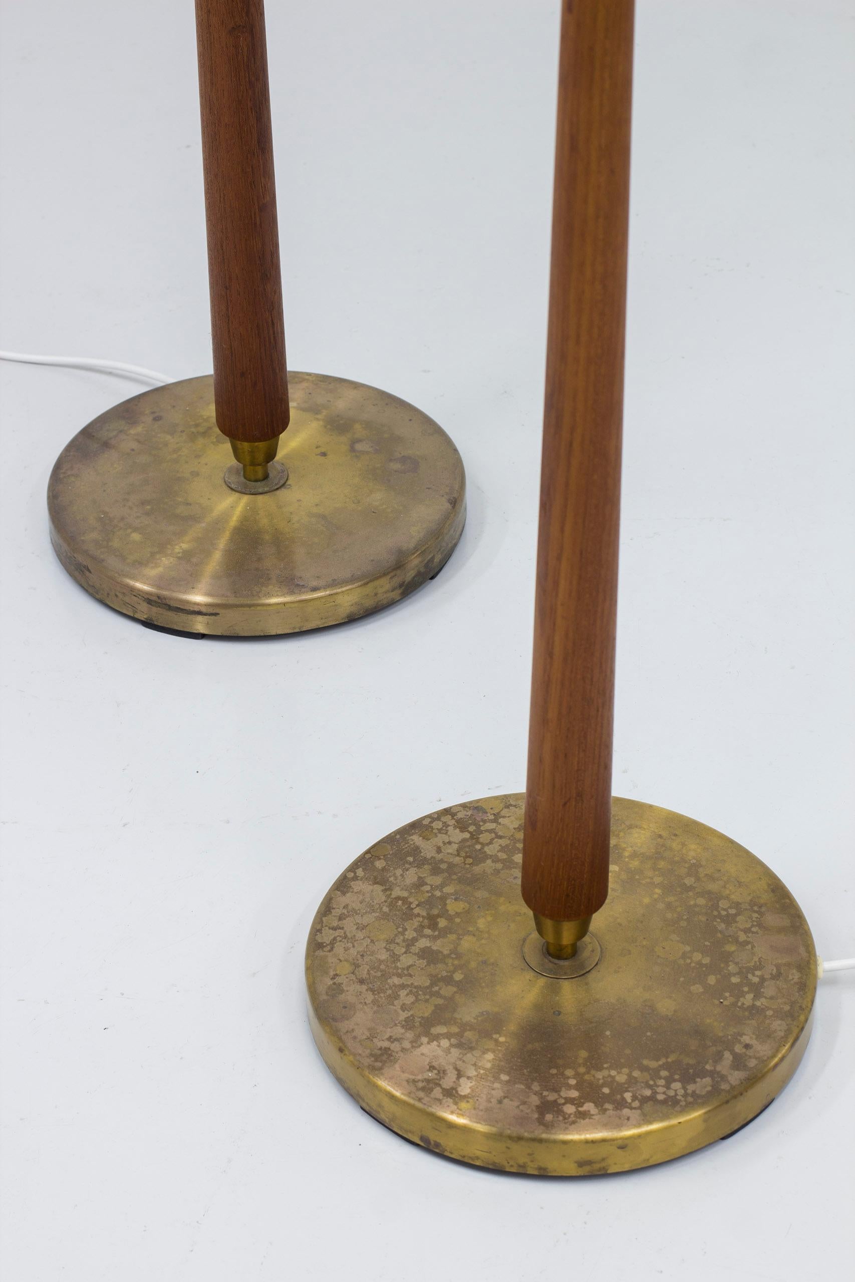 Swedish Pair of floor lamps attributed to Hans Bergström, by ASEA belysning. 1950s For Sale