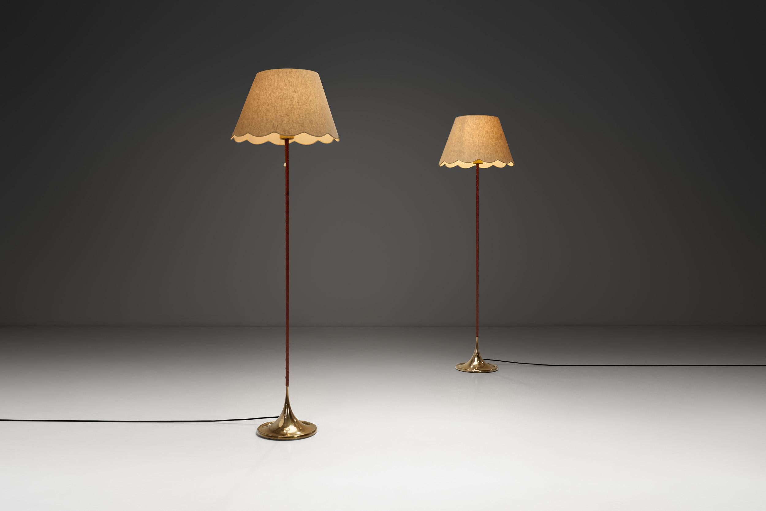 Ce modèle a été créé par Alf Svensson et Yngvar Sandström pour la firme suédoise Bergboms durant l'âge d'or du design-Light scandinave. Le modèle se caractérise par sa forme minimale et ses matériaux élégants : les corps sont composés d'une
