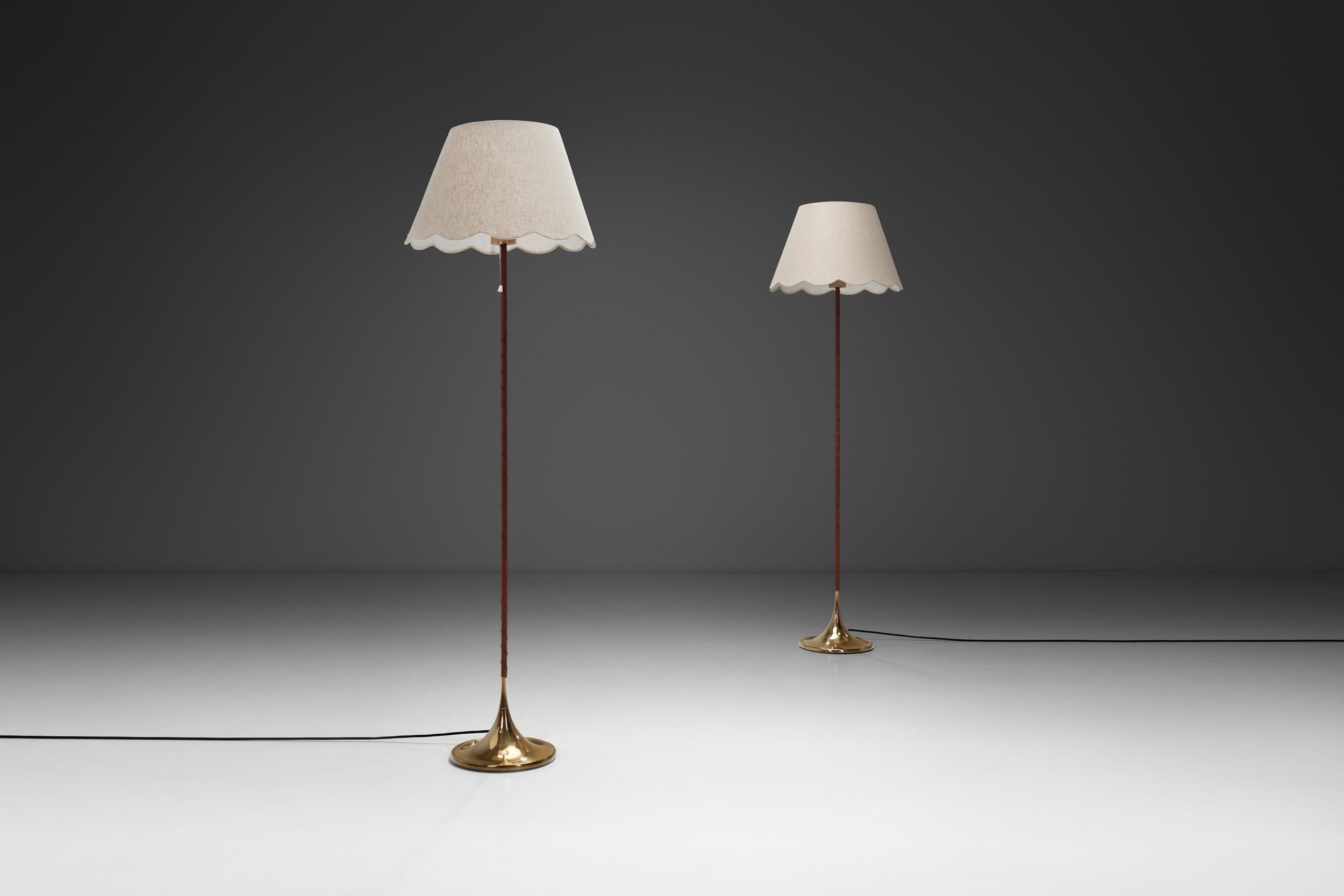 Scandinave moderne Paire de lampadaires par Alf Svensson et Yngvar Sandström, Suède années 1960 en vente