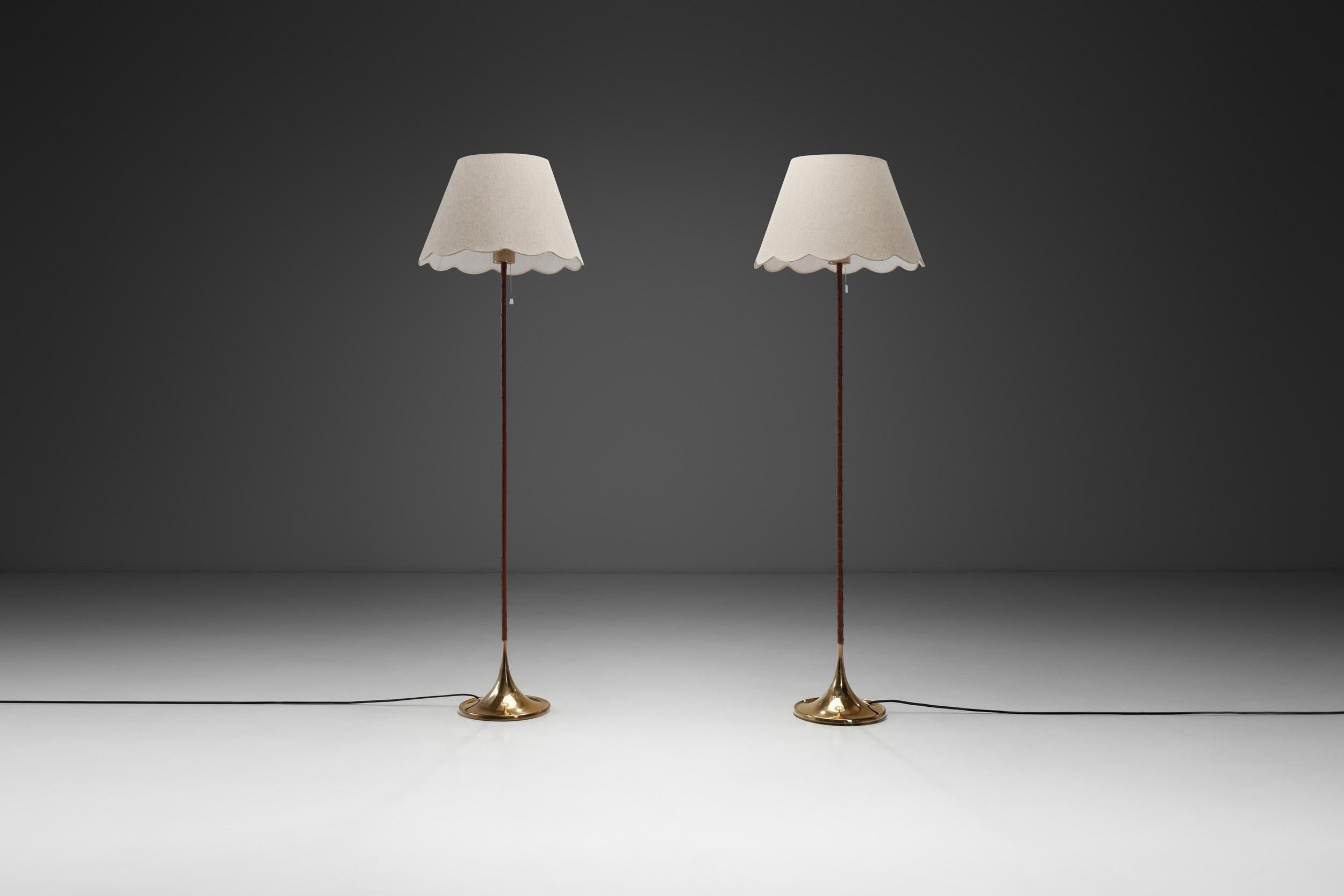 Paire de lampadaires par Alf Svensson et Yngvar Sandström, Suède années 1960 Bon état - En vente à Utrecht, NL