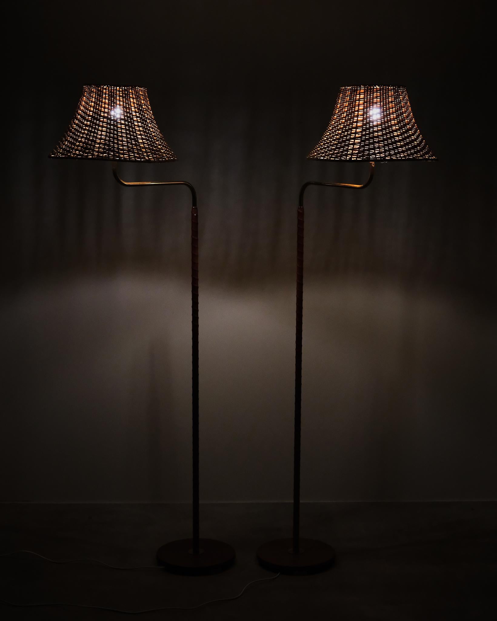 Coppia di lampade da terra di ASEA, Svezia, anni '50 in vendita 3