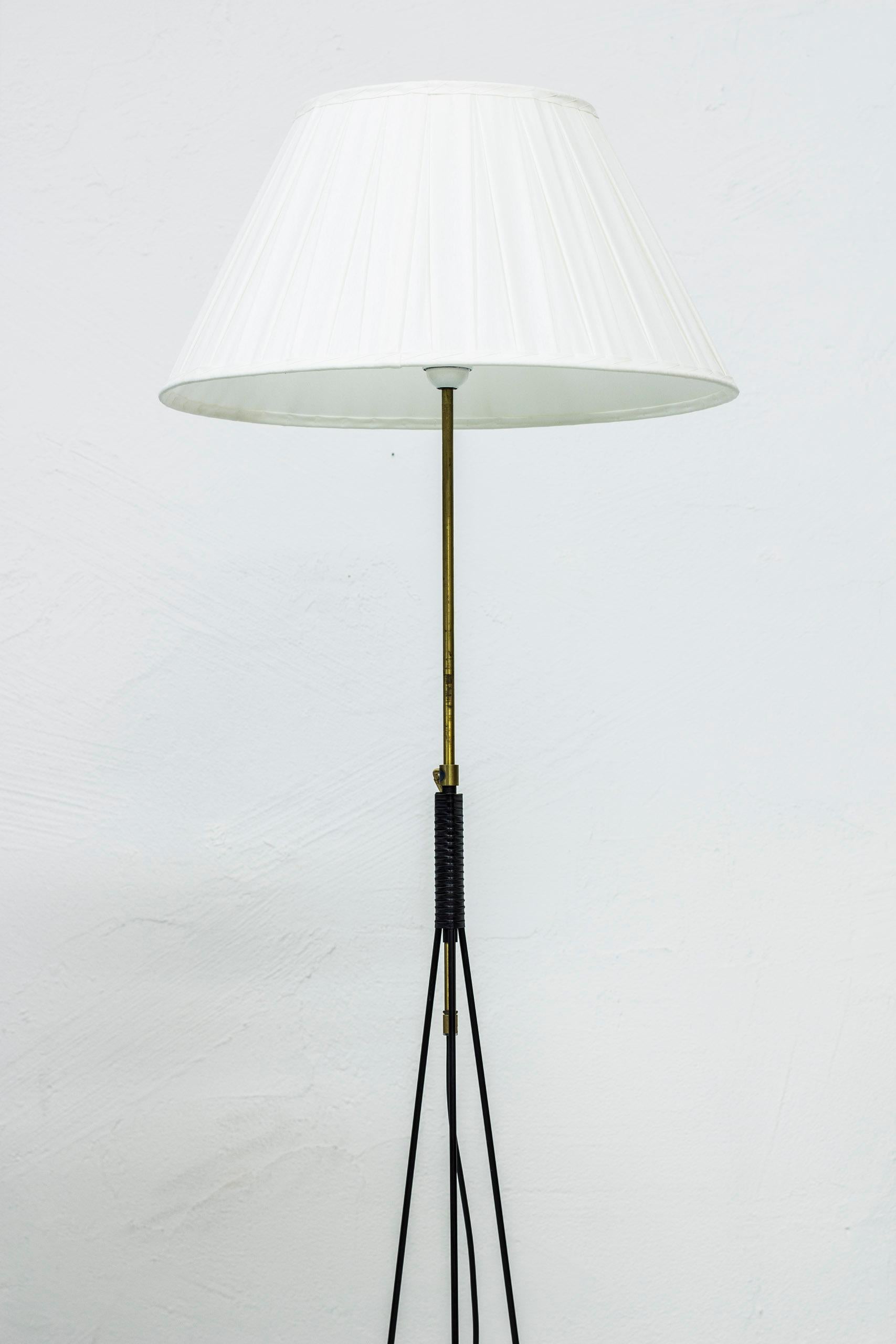 Scandinavian Modern Pair of floor lamps by Eje Ahlgren for Luco, Sweden, 1950s
