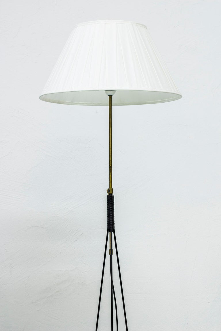 Swedish Pair of floor lamps by Eje Ahlgren for Luco, Sweden, 1950s For Sale