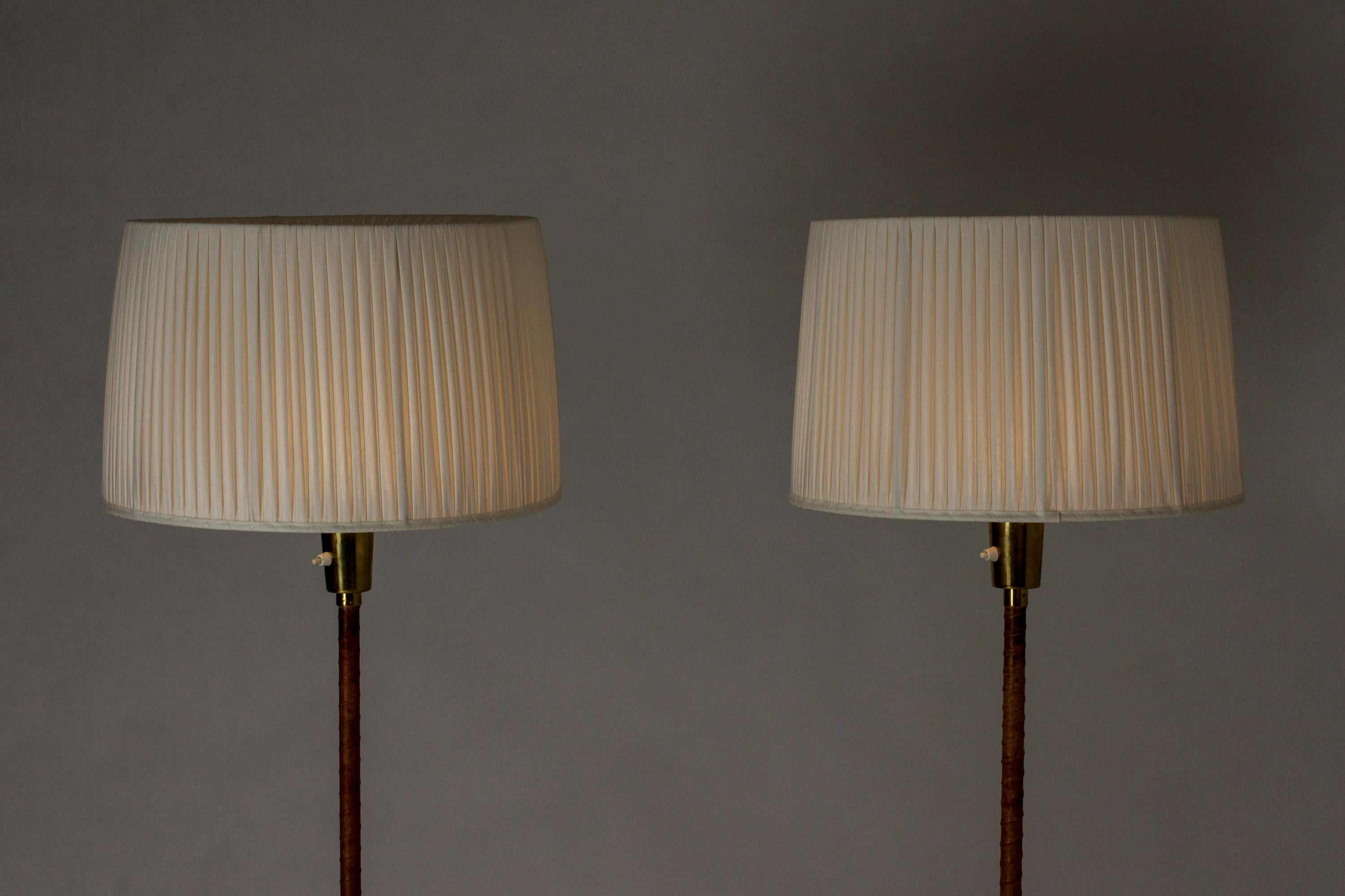 Paire de lampadaires par Lisa Johansson-Pape pour Orno en vente 1
