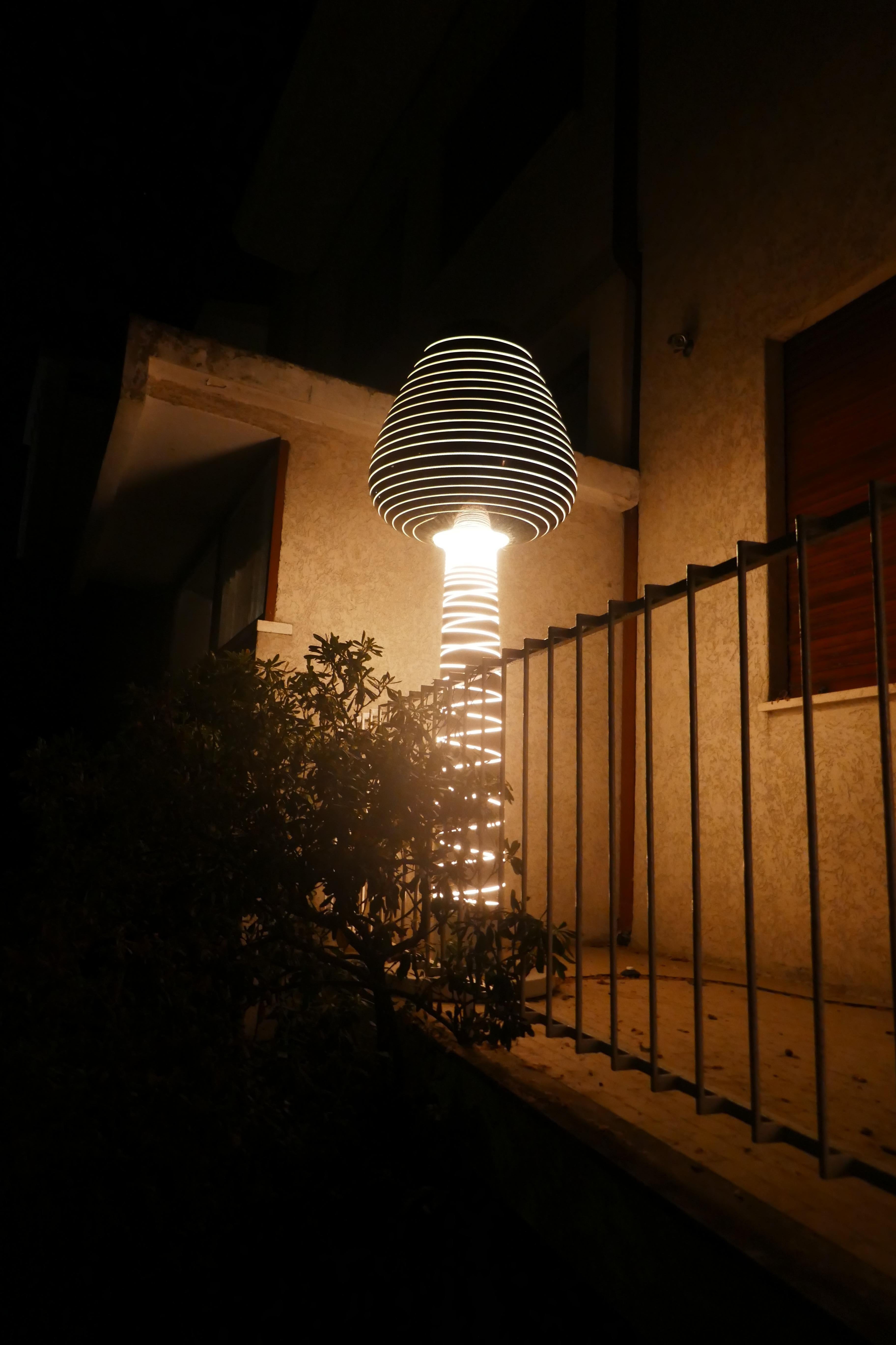 Moderno Pair of floor lamps by Marc Sadler in vendita