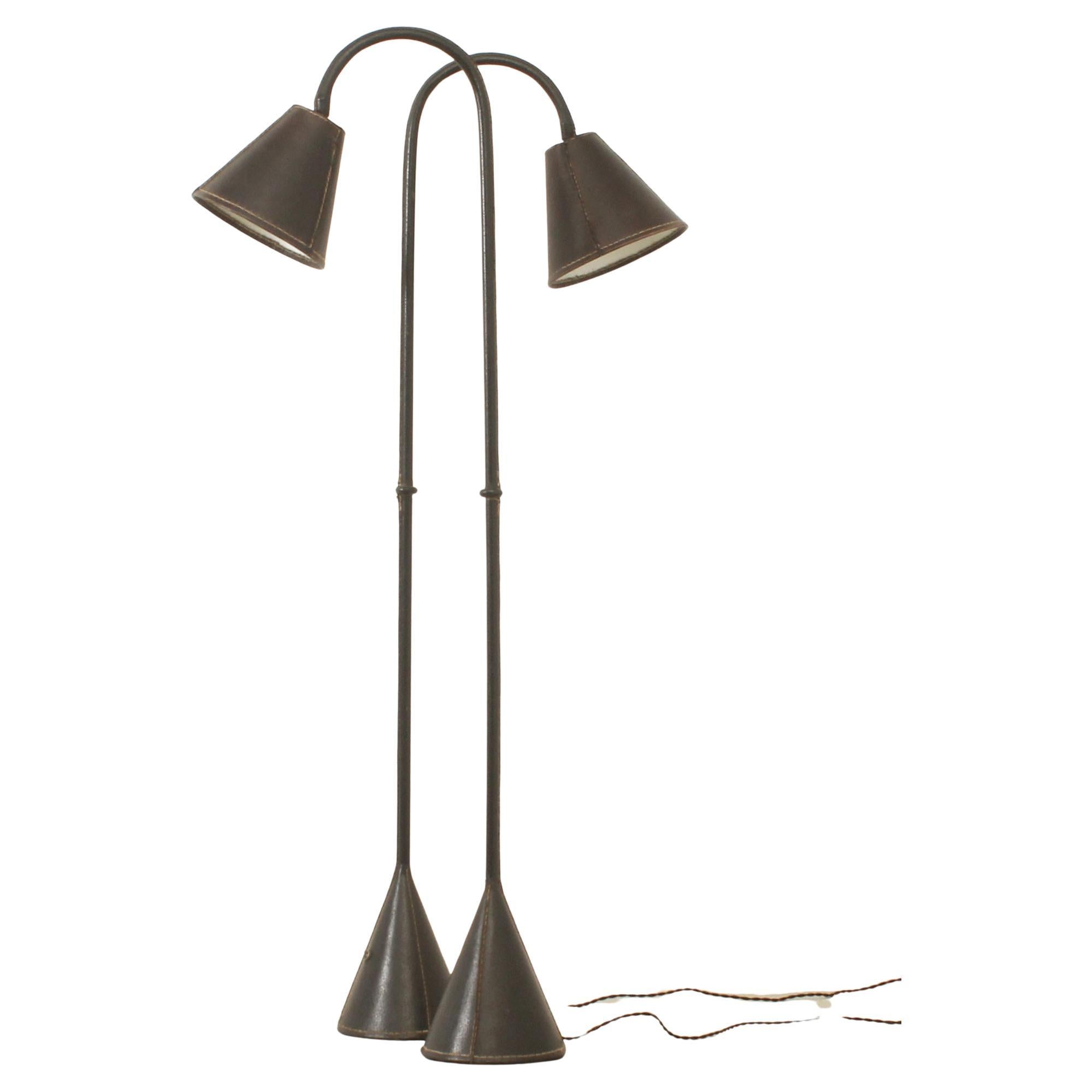 Coppia di lampade da terra di Valentí in pelle marrone scuro, Spagna, anni '50