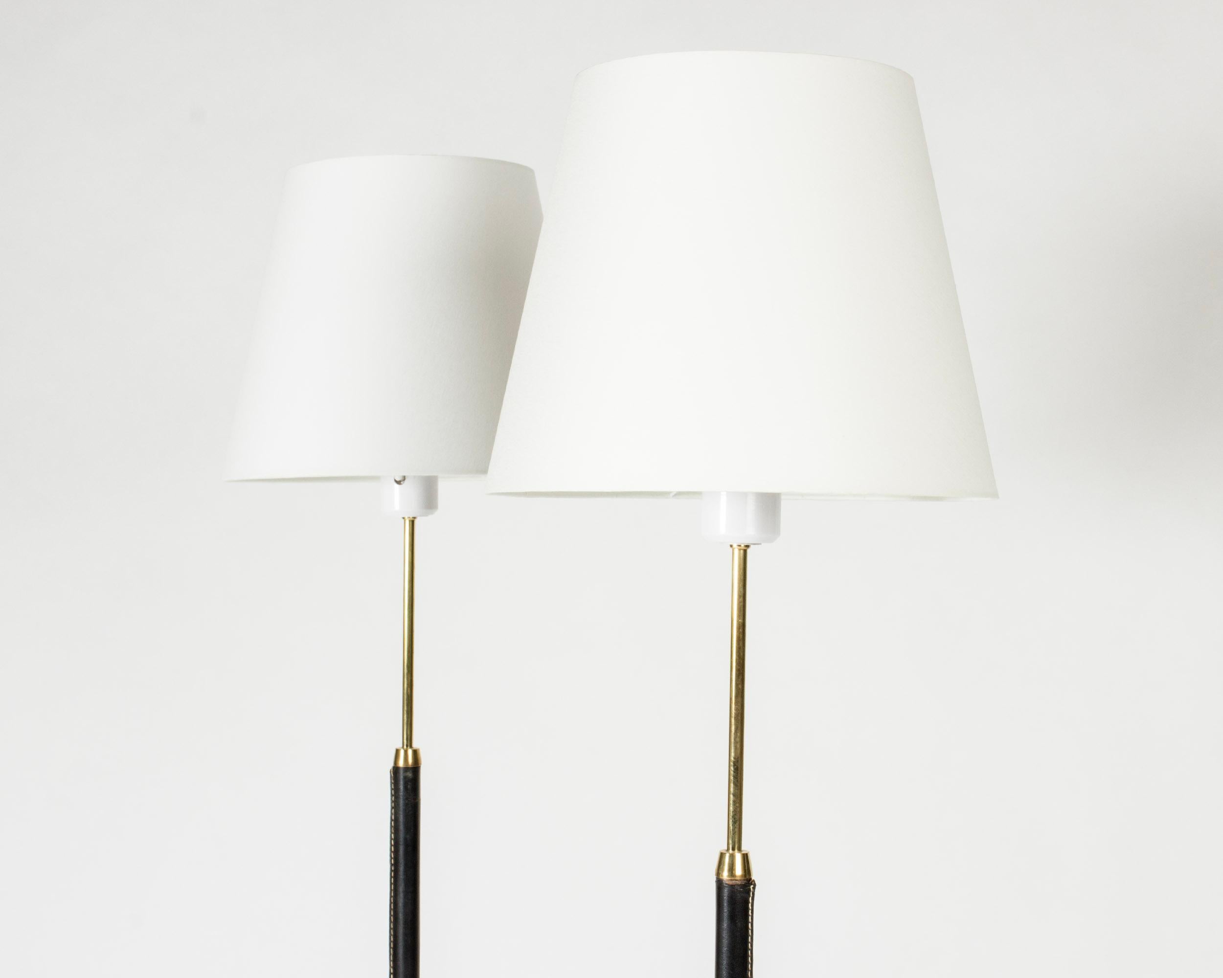 Scandinave moderne Paire de lampadaires Falkenbergs Belysning, Suède, années 1960 en vente