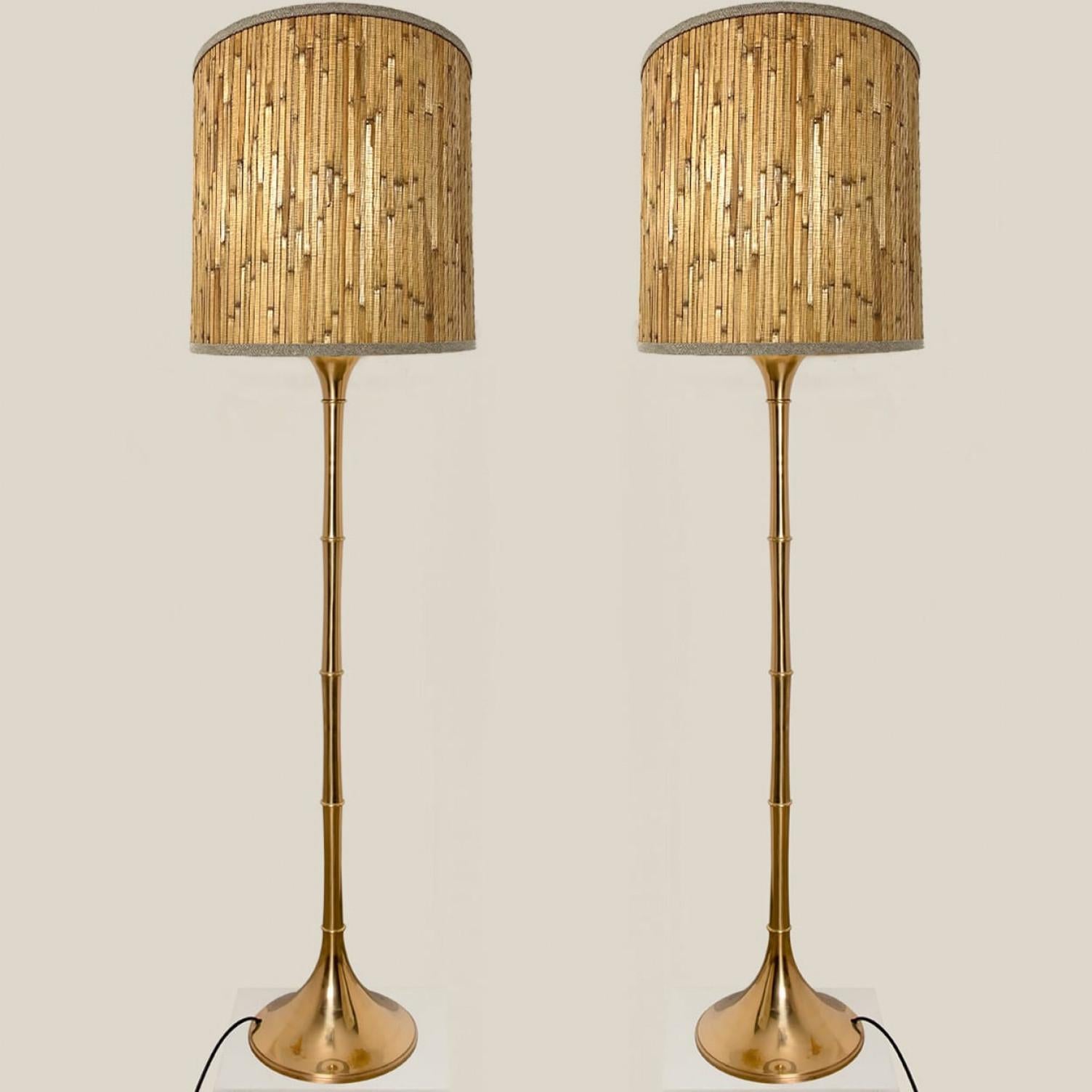 Pareja de lámparas de pie Latón dorado y pantalla de bamobú de Ingo Maurer, Alemania, 1968 en venta 1