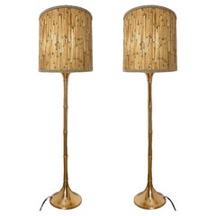 Paire de lampadaires en laiton doré et abat-jour en bambou d'Ingo Maurer, Allemagne, 1968