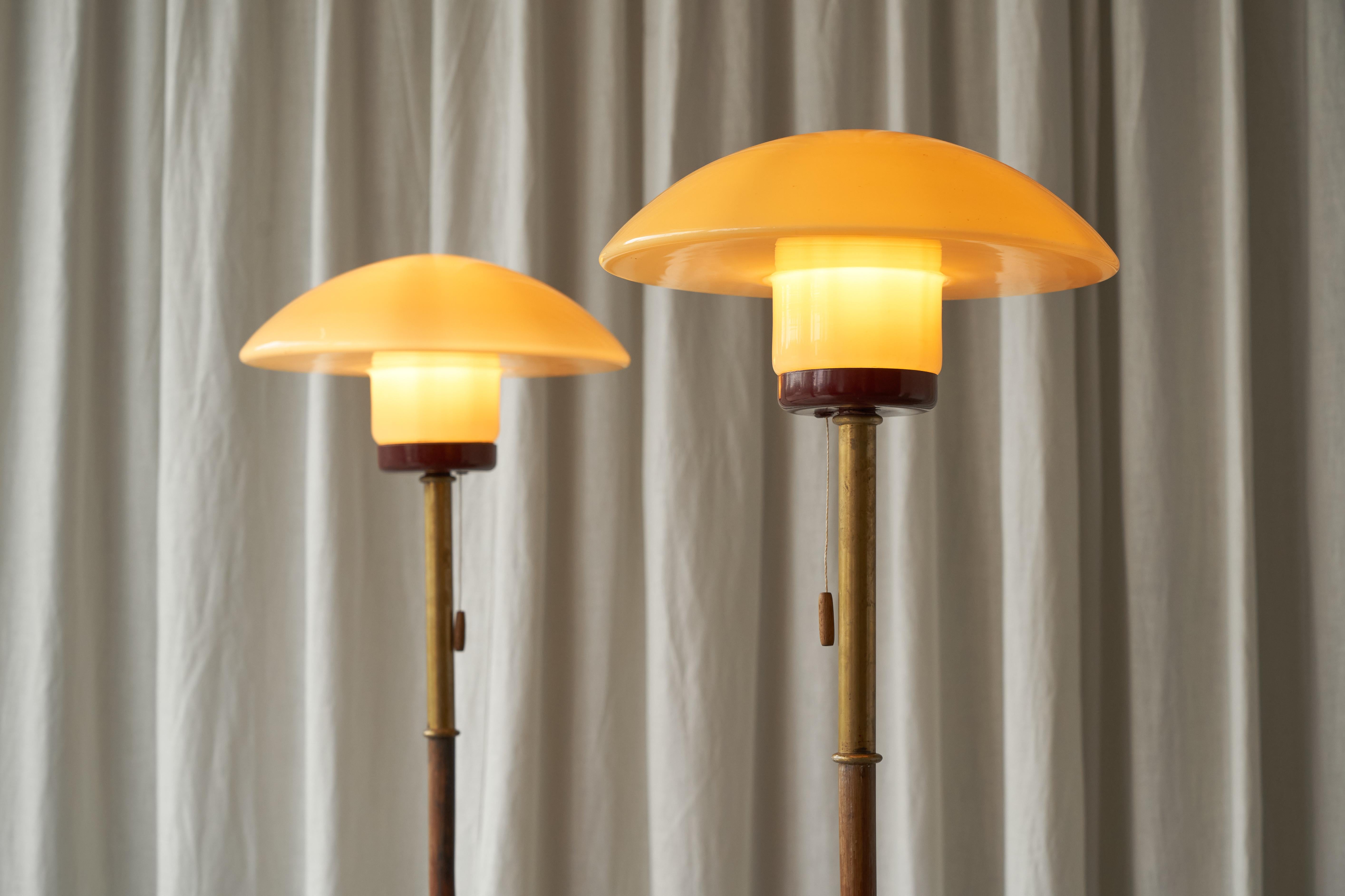 Art Deco Pair of Floor Lamps in Bamboo, Patinated Brass and Yellow Glass 1940s
