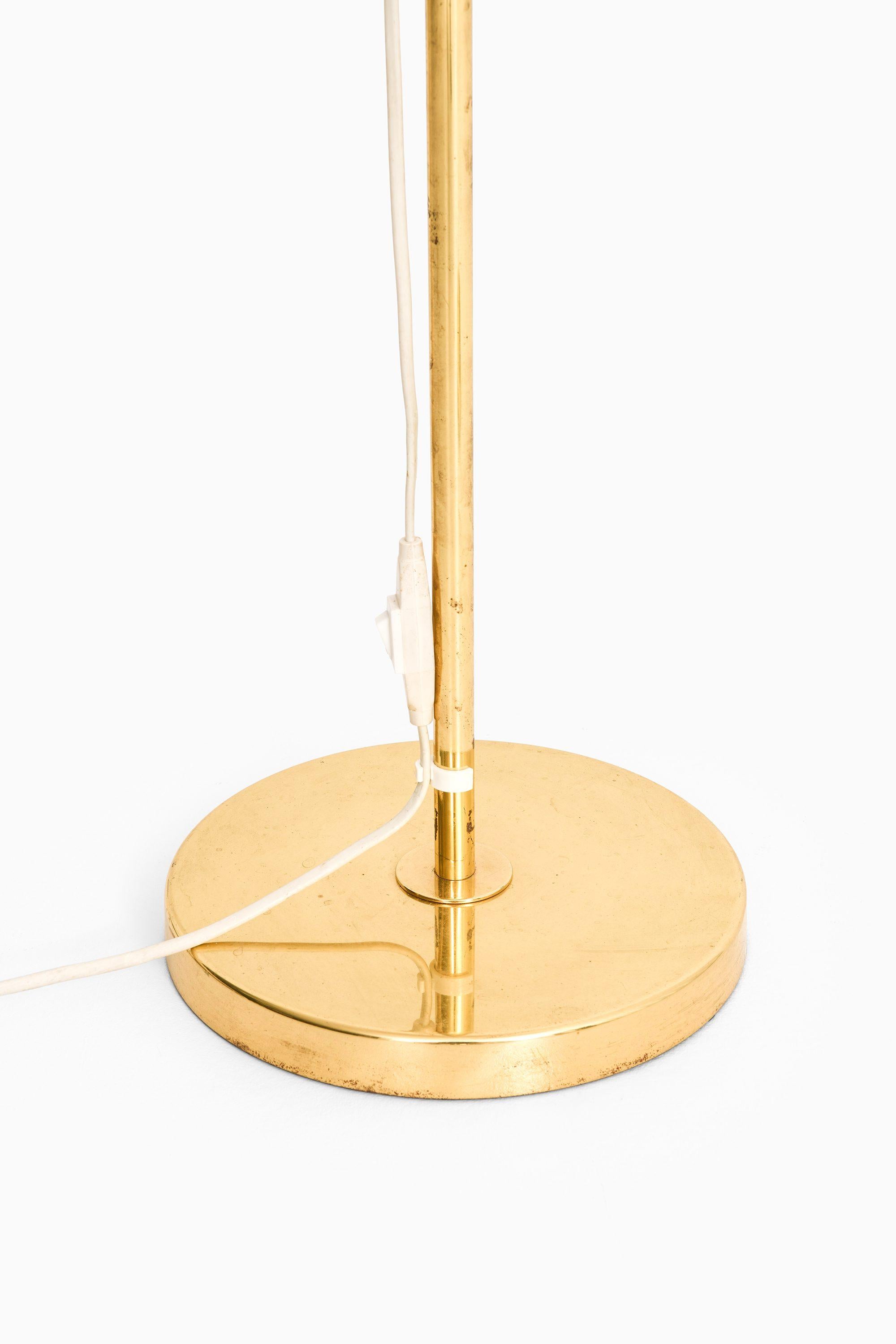 Pair of Floor Lamps in Brass and Original Lamp Shades, 1970's For Sale 1