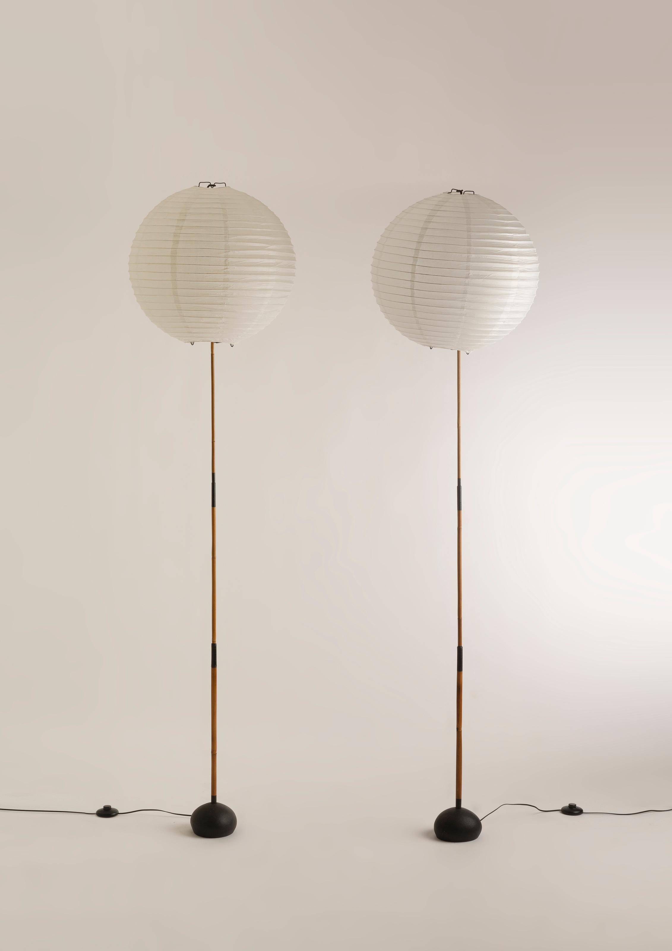 A pair of floor lamps in the style of the famous Akari by Isamu Noguchi : the listed price is for the pair, possible to sell separated (5 750 € for each piece)
With shades in paper & bamboo, and base in cast iron & bamboo.
Italian edition in taste