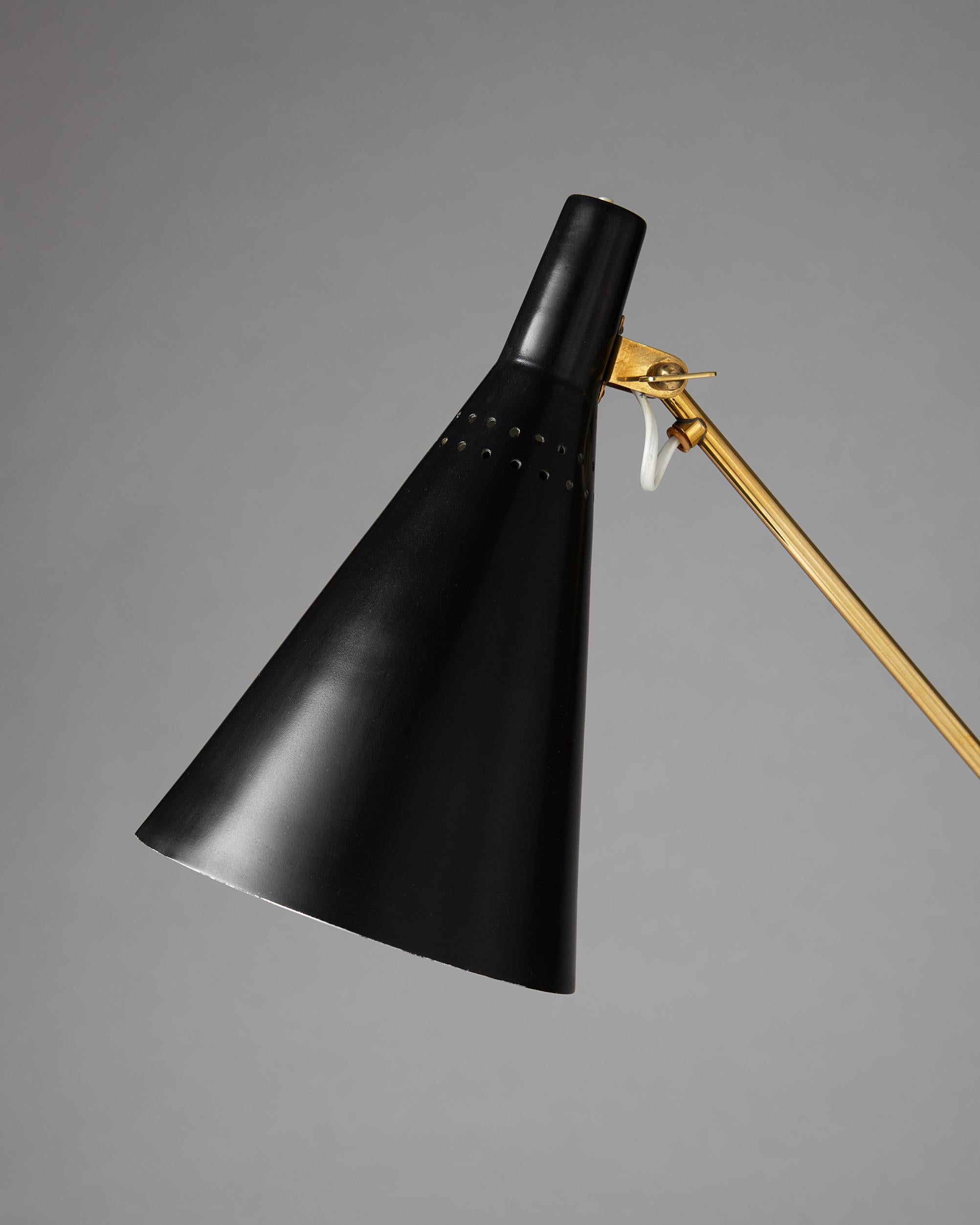Mid-Century Modern Pair of Floor Lamps “K10-11 Crane” Designed by Tapio Wirkkala for Idman, Finland