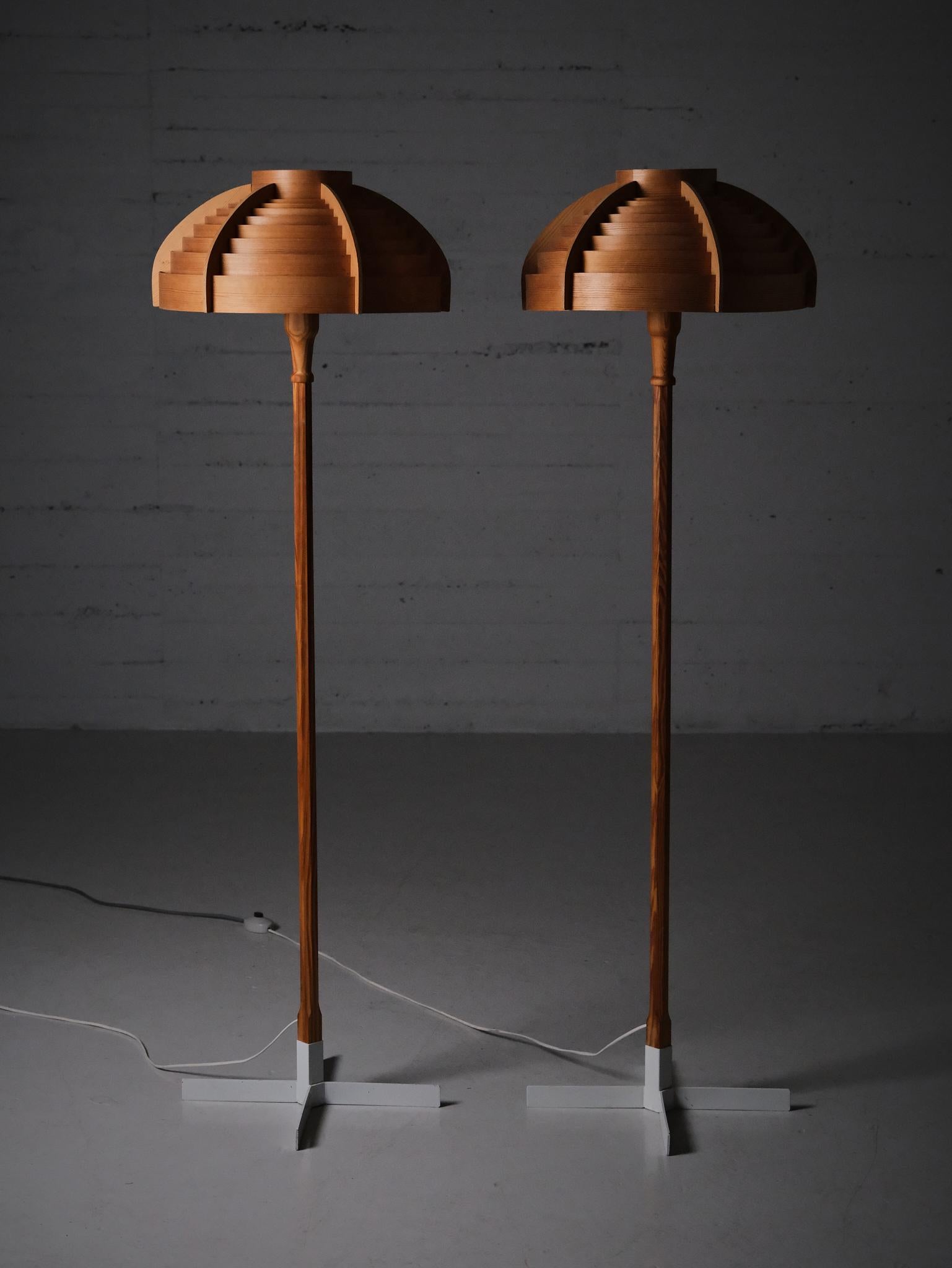 Paar Stehlampen Modell '129' von Hans-Agne Jakobsson, Schweden, 1960er Jahre im Angebot 1