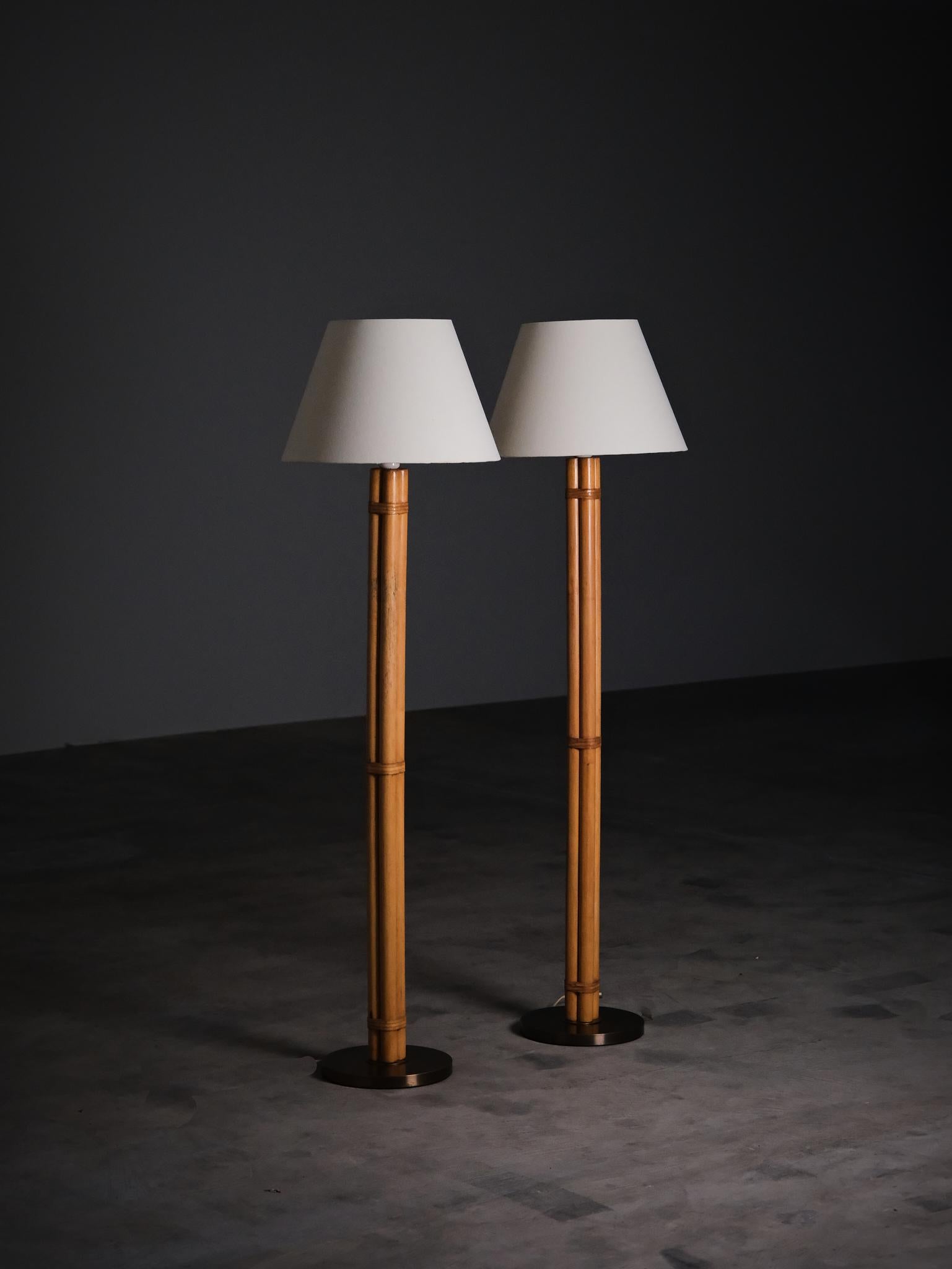Scandinave moderne Paire de lampadaires, modèle B105, Hans-Agne Jakobsson, Suède, années 1960 en vente