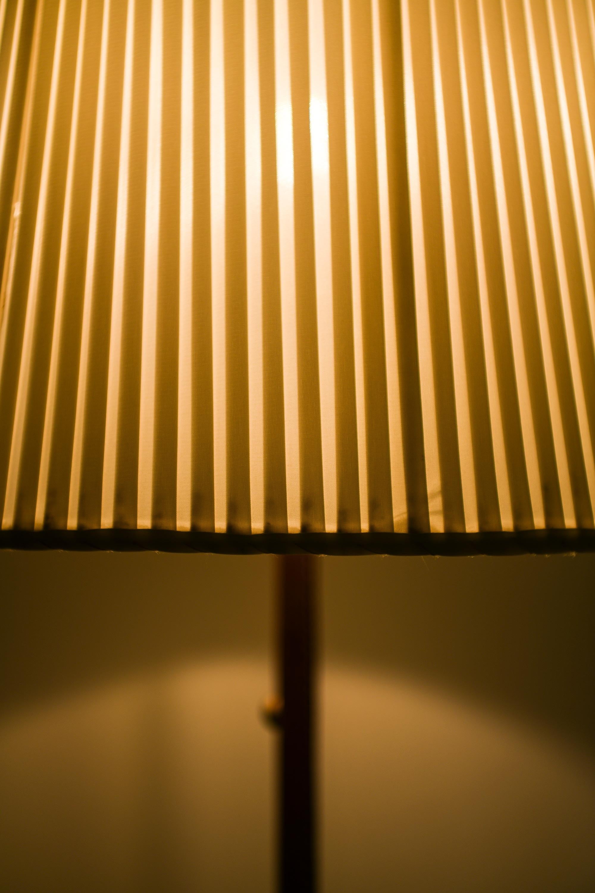 Pareja de lámparas de pie, Modelo G-93, de Hans-Agne Jakobsson, años 60 mediados del siglo XX en venta