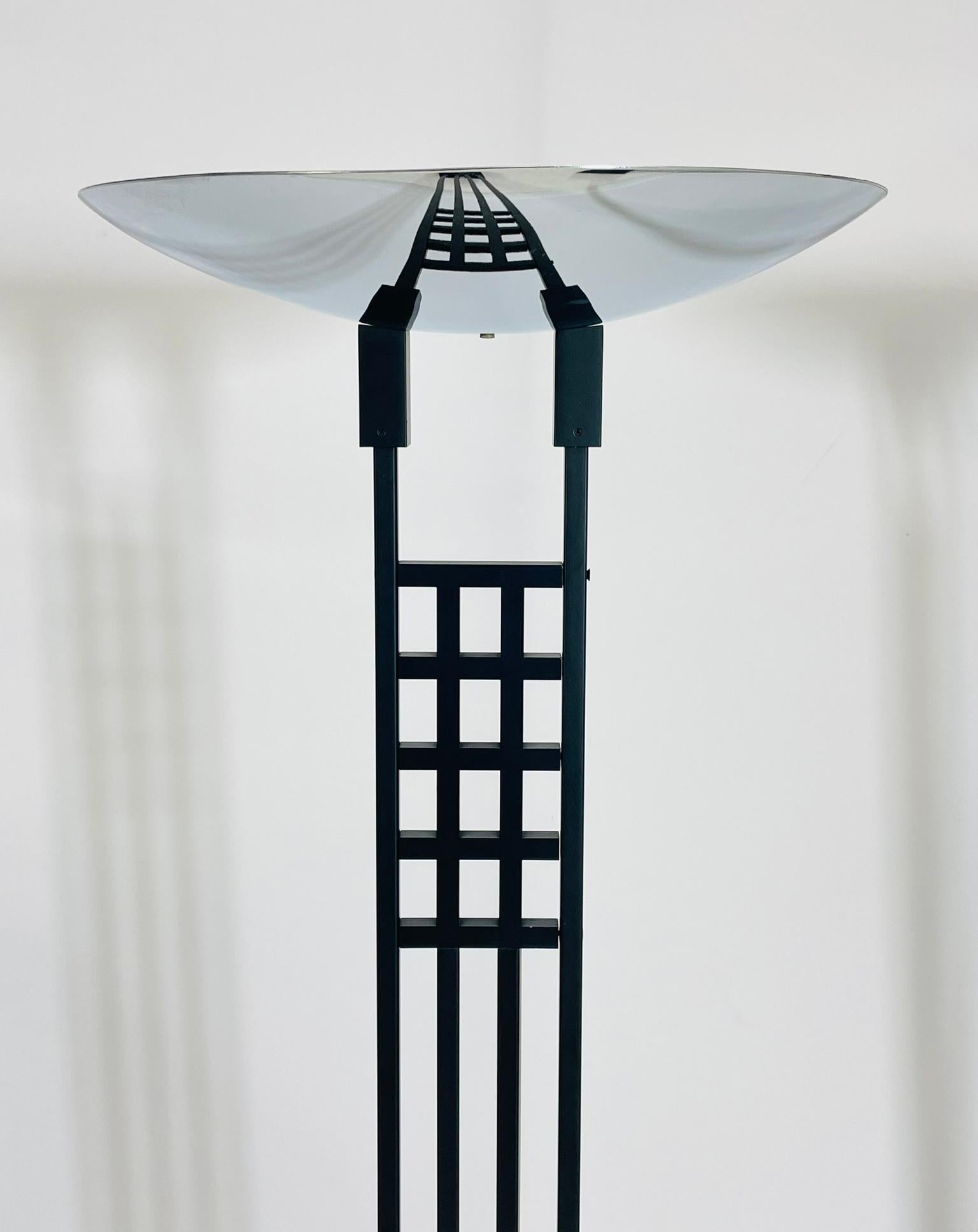 Paire de lampadaires/Torchieres de Robert Sonneman pour George Kovacs, États-Unis 1987 Bon état - En vente à Los Angeles, CA