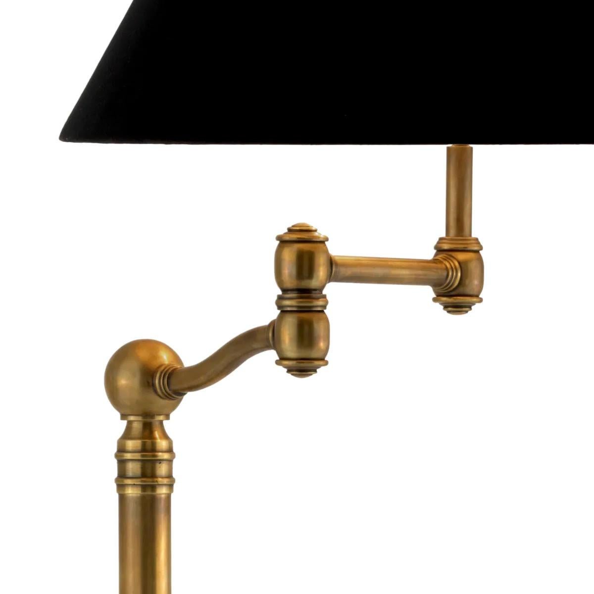 Paar Stehlampen, Vintage-Messing-Finish und Gelenkarm, klassischer Stil. (Moderne) im Angebot