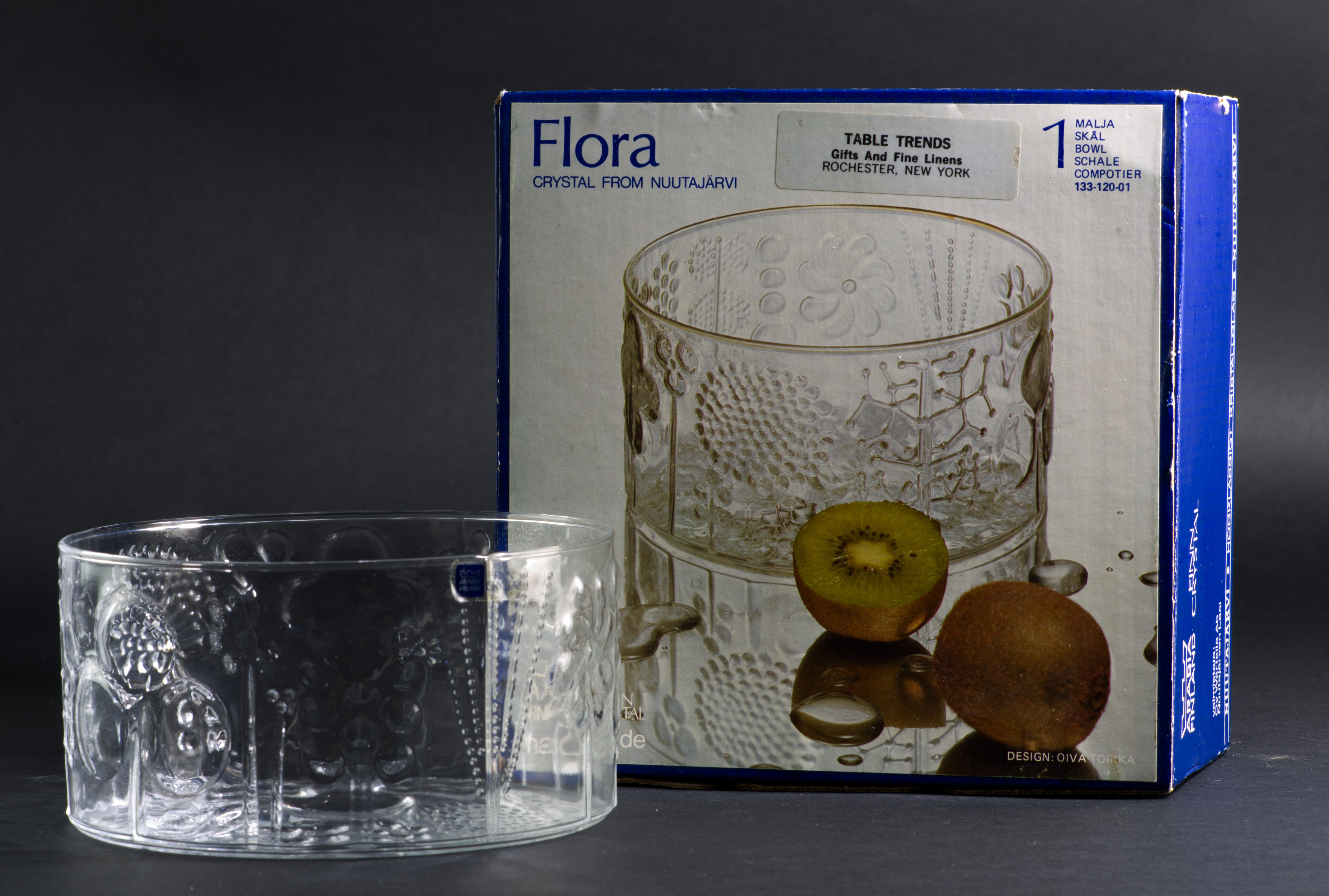 Verre taillé Paire de bols floraux Oiva Toikka pour Arabia Finlande, années 1960, MCM en vente