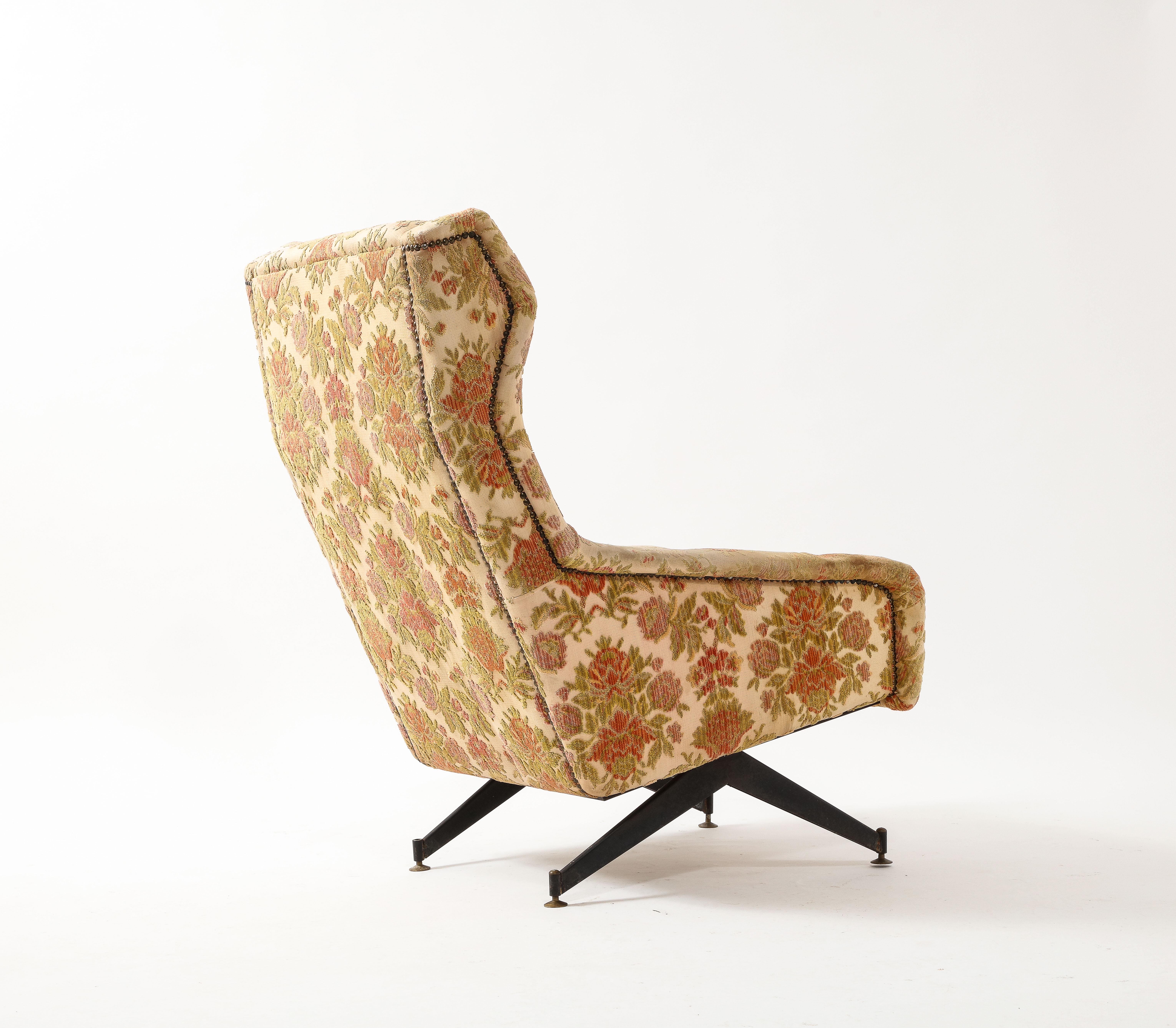 Pair of Floral armchairs by Dassi, Italy 1950 For Sale 4