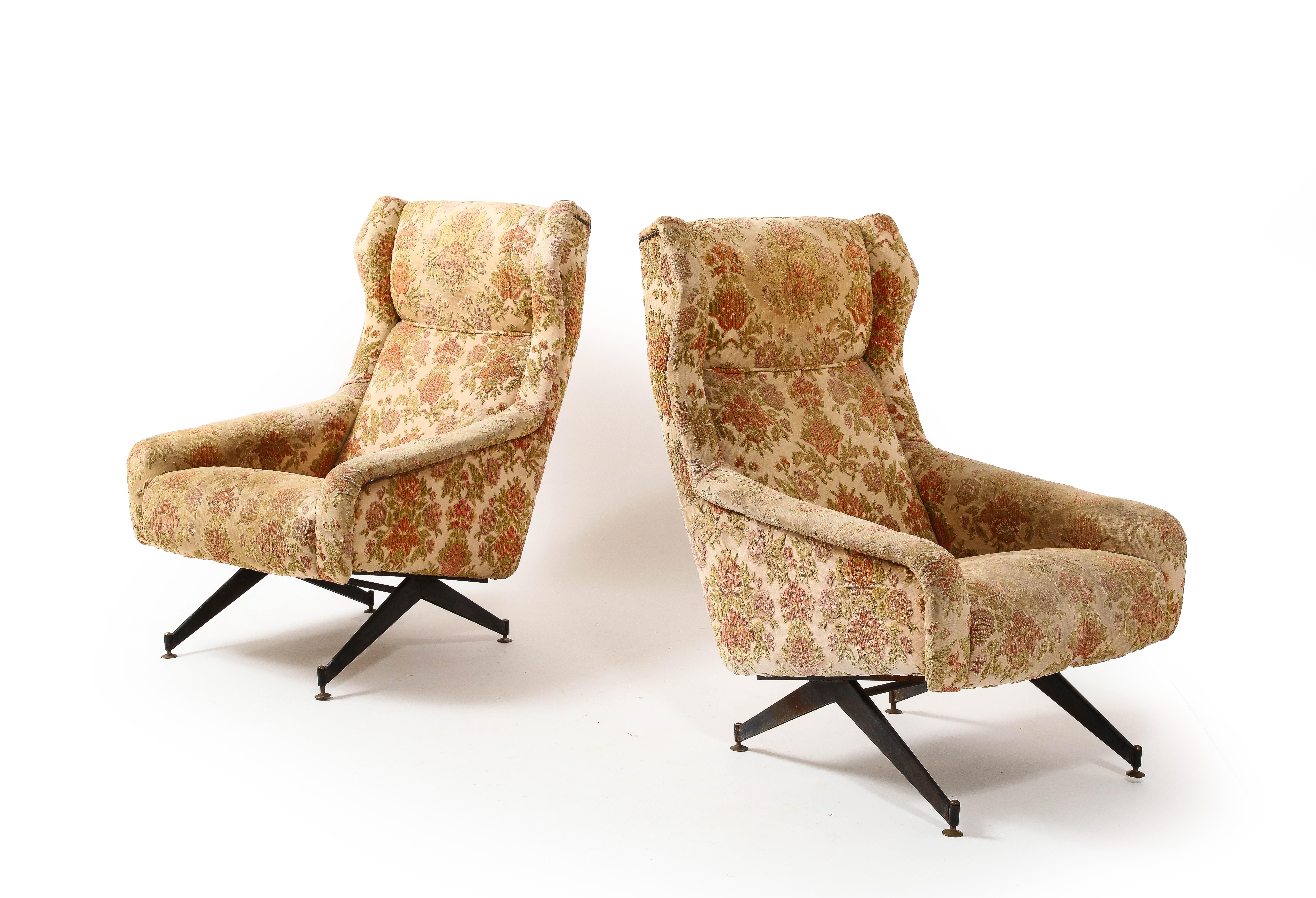 Italian Pair of Floral armchairs by Dassi, Italy 1950 For Sale