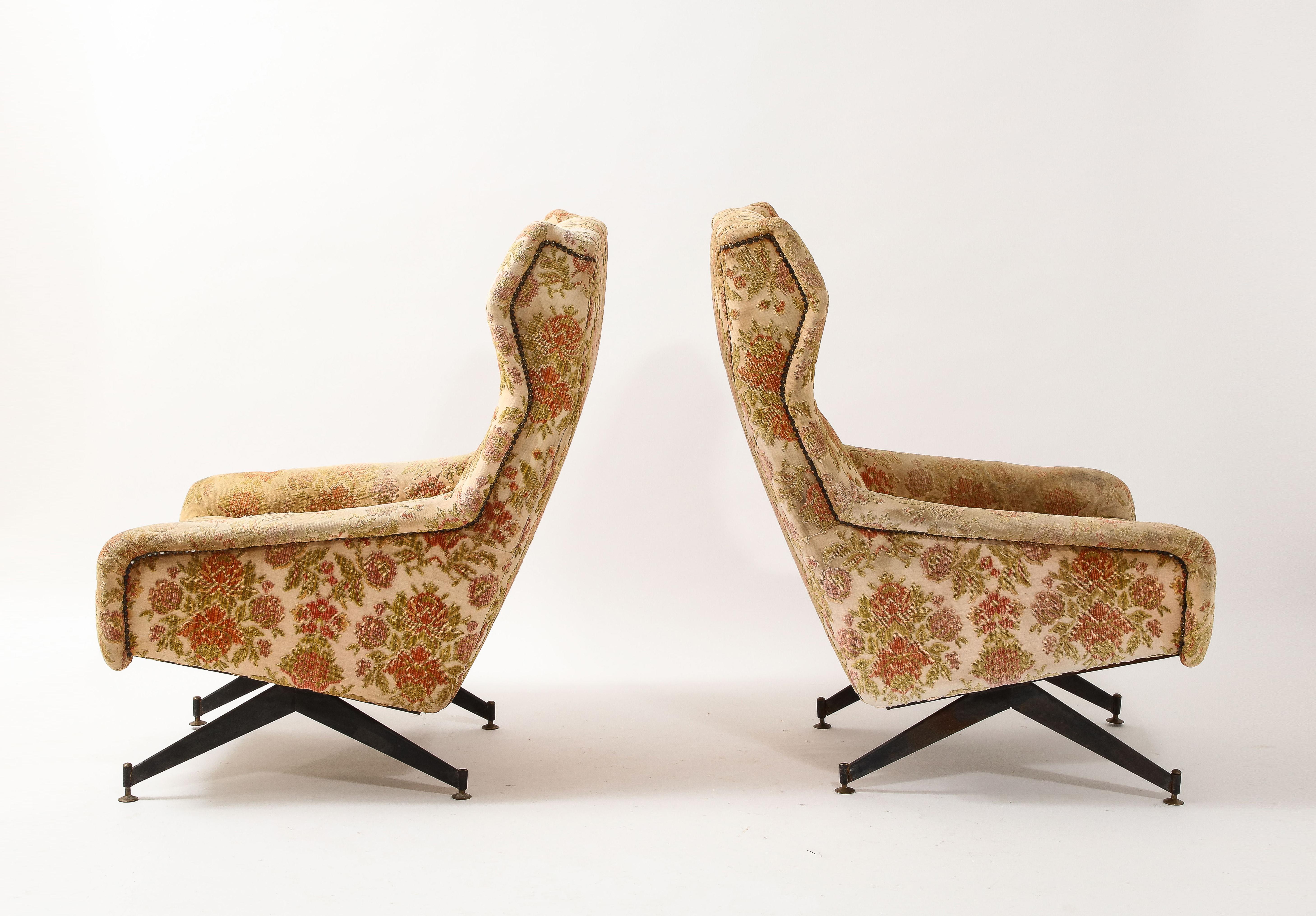 20ième siècle Paire de fauteuils à motifs floraux par Dassi, Italie, 1950 en vente
