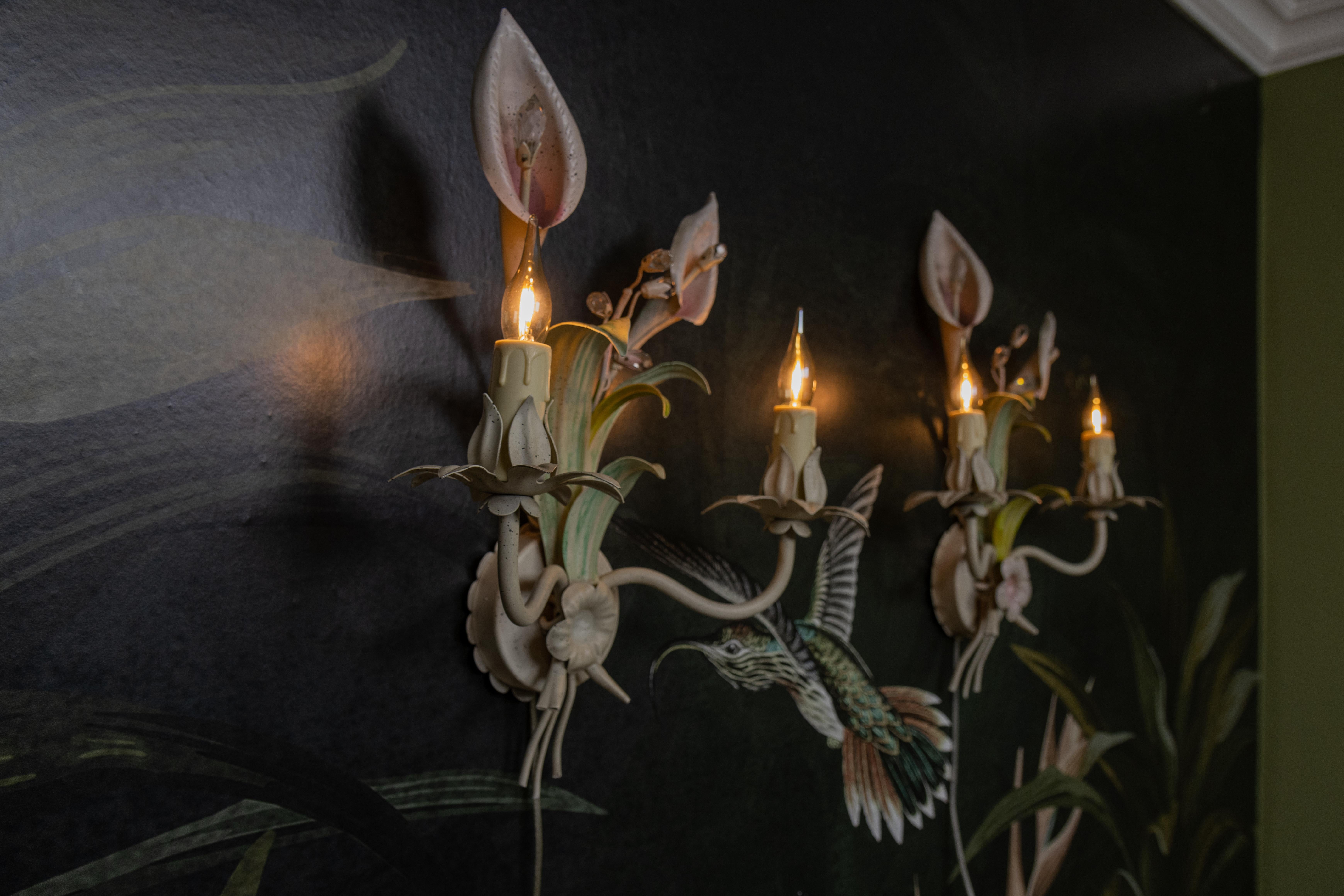 Tedesco Coppia di lampade floreali Calla Lily in metallo e cristallo, anni '70 in vendita