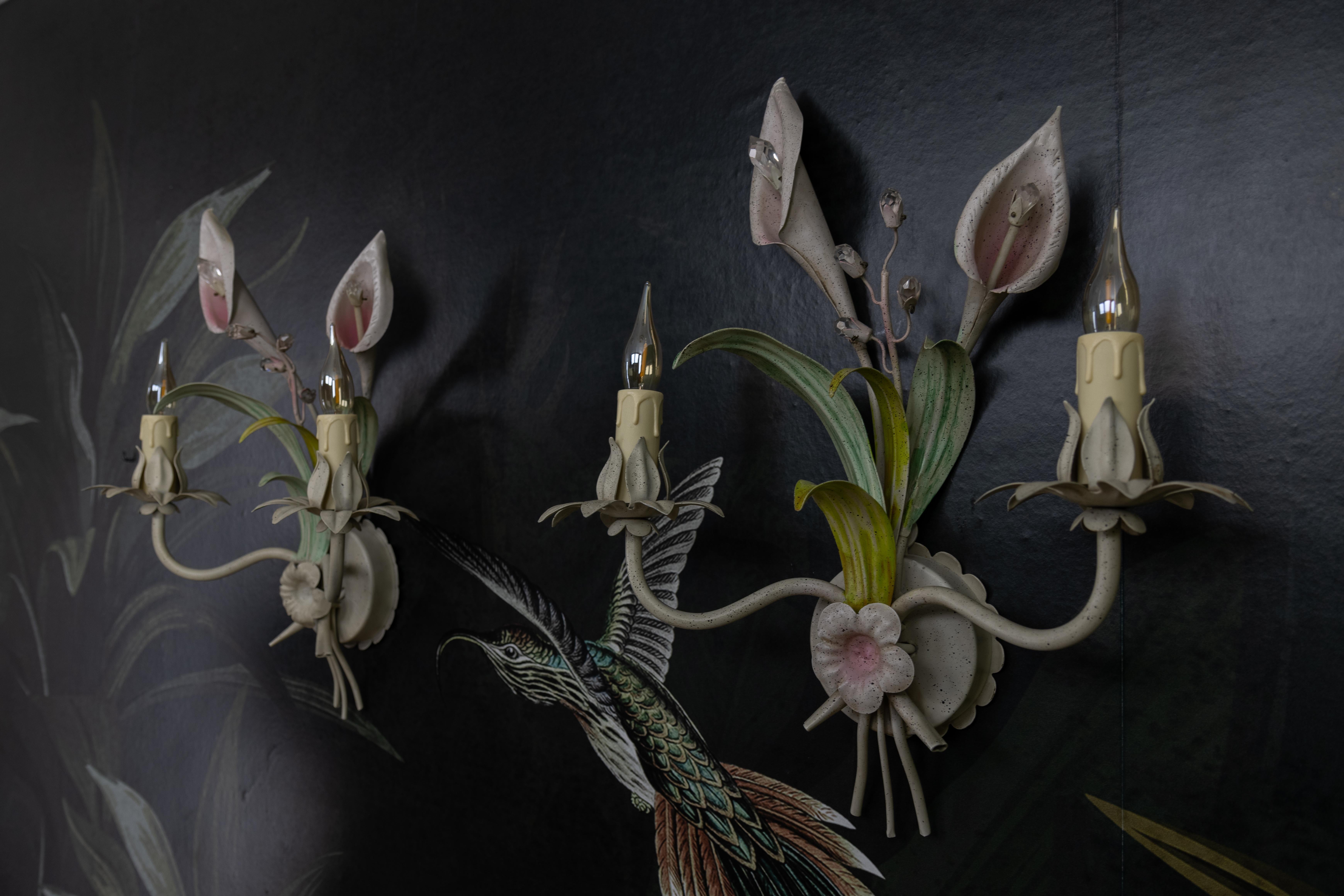Coppia di lampade floreali Calla Lily in metallo e cristallo, anni '70 In condizioni buone in vendita a Barntrup, DE