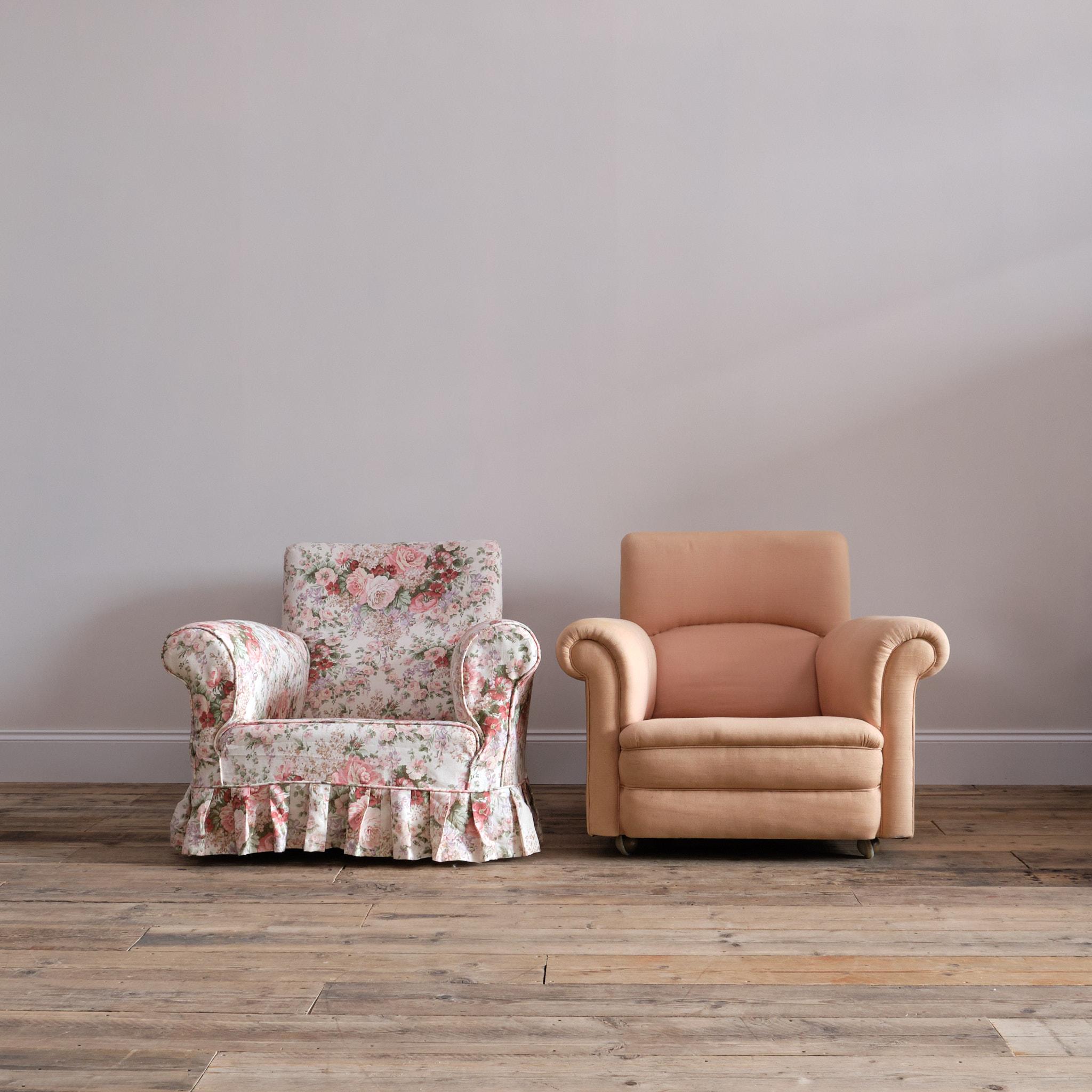 Pair of Floral Country House Armchairs 3