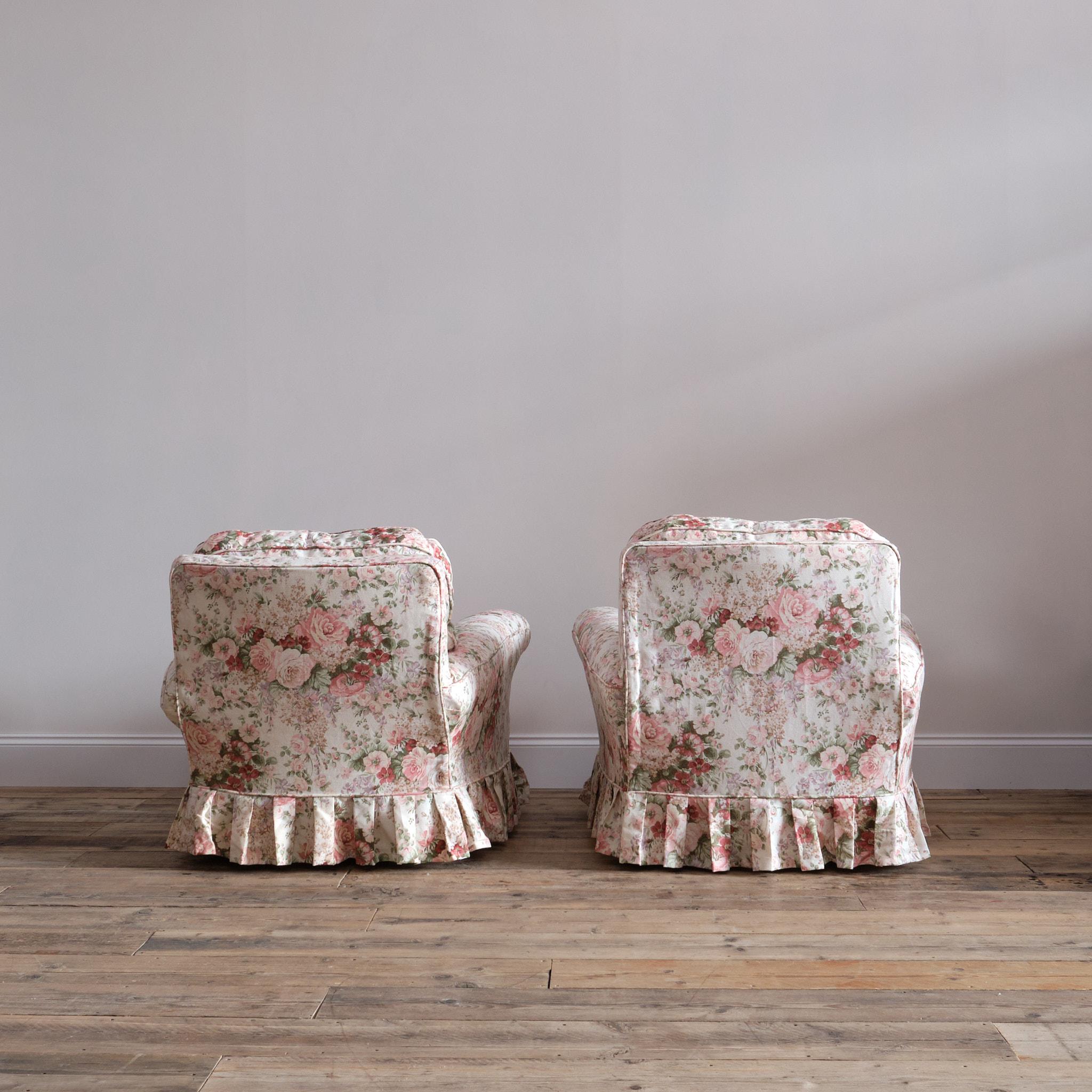 Pair of Floral Country House Armchairs In Good Condition In Batley, GB