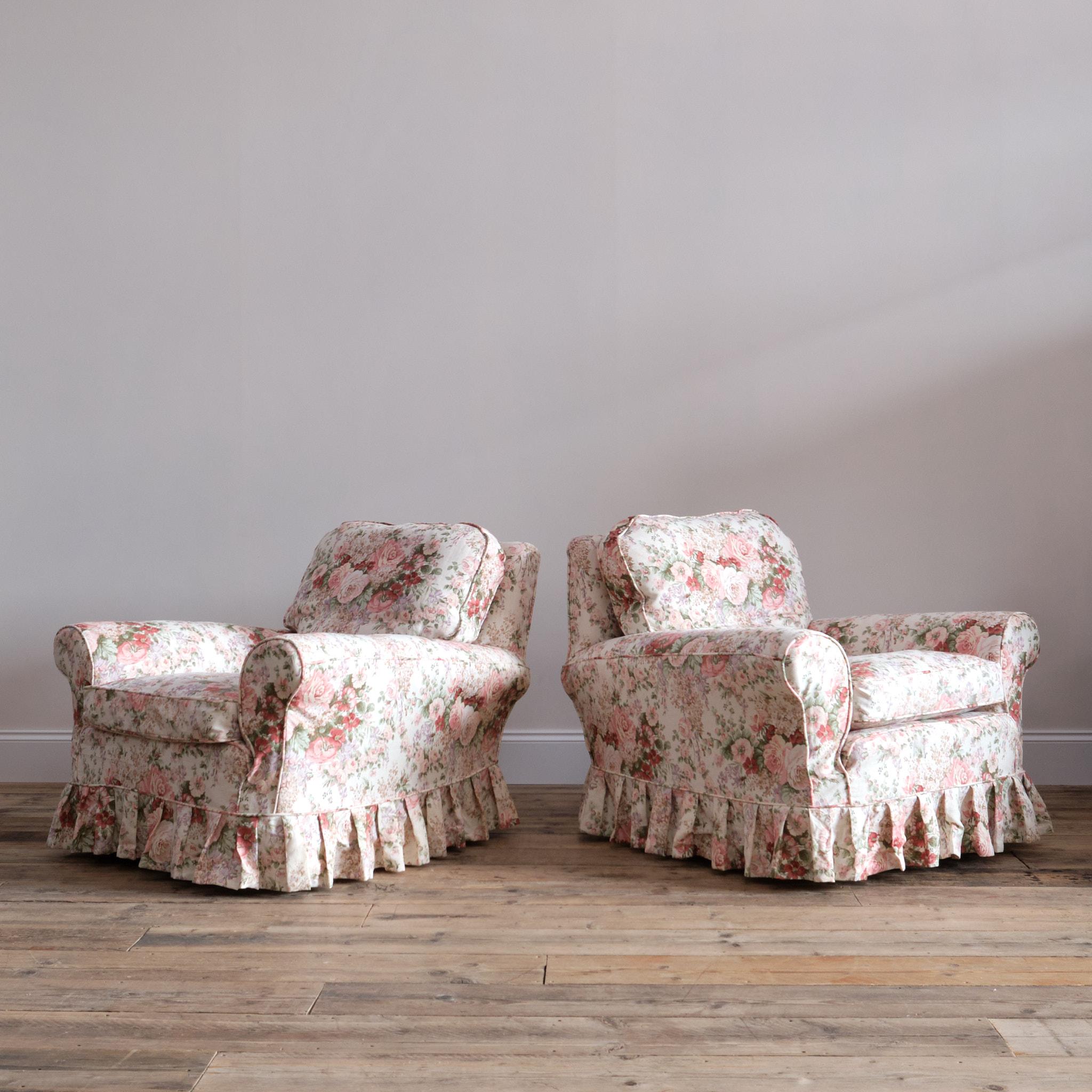 Pair of Floral Country House Armchairs 1