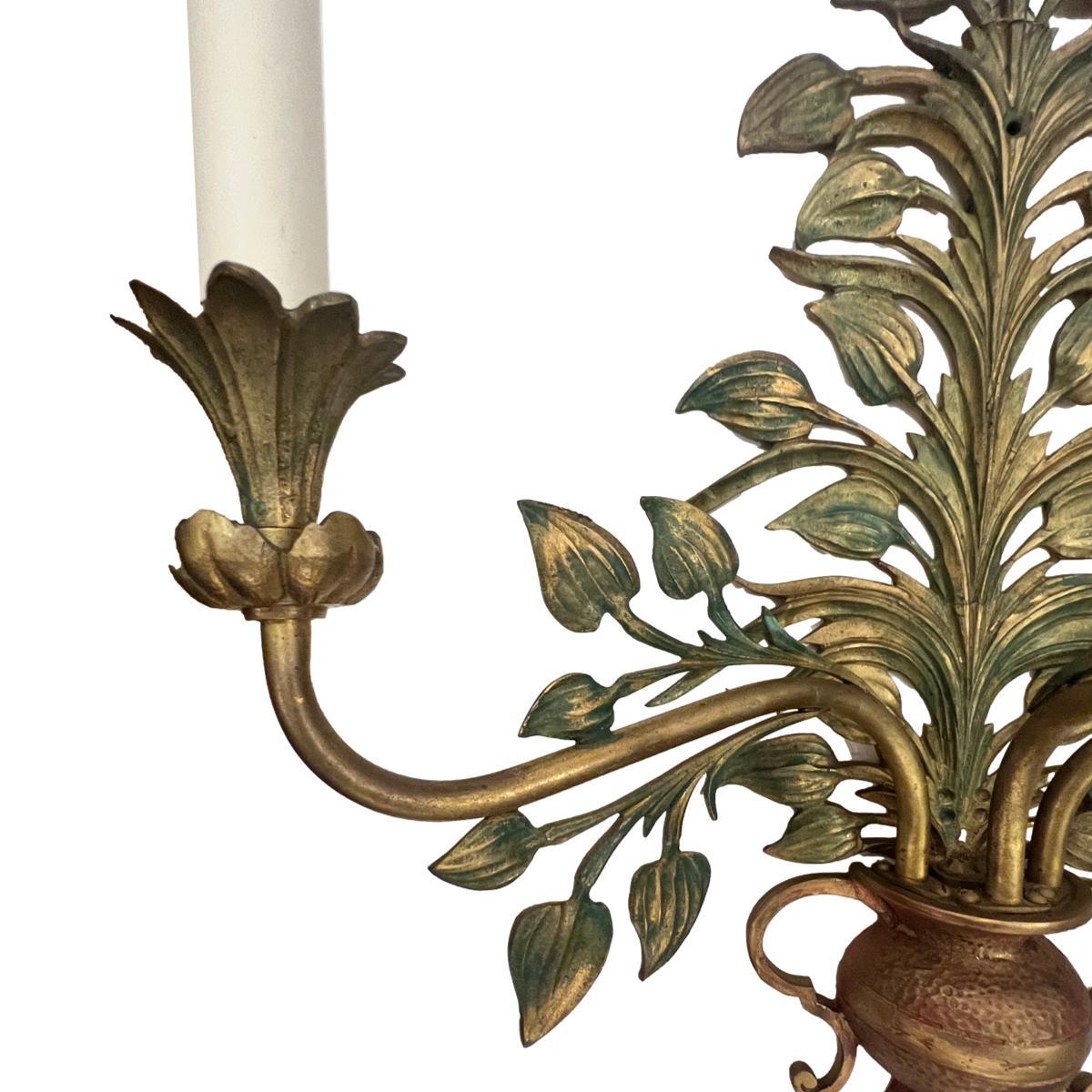 Early 20th Century Pair of Floral Gilt Bronze Sconces For Sale