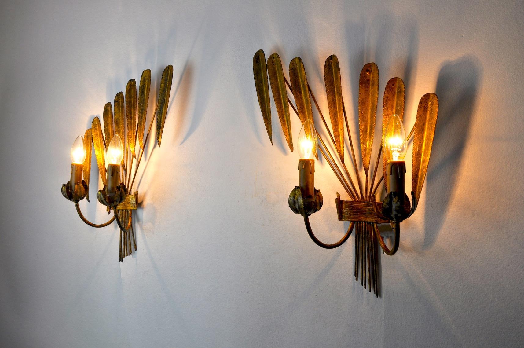 Mid-20th Century Pair of Floral Sconces by Ferro Arte, Gold Leaf, Spain, 1960 For Sale