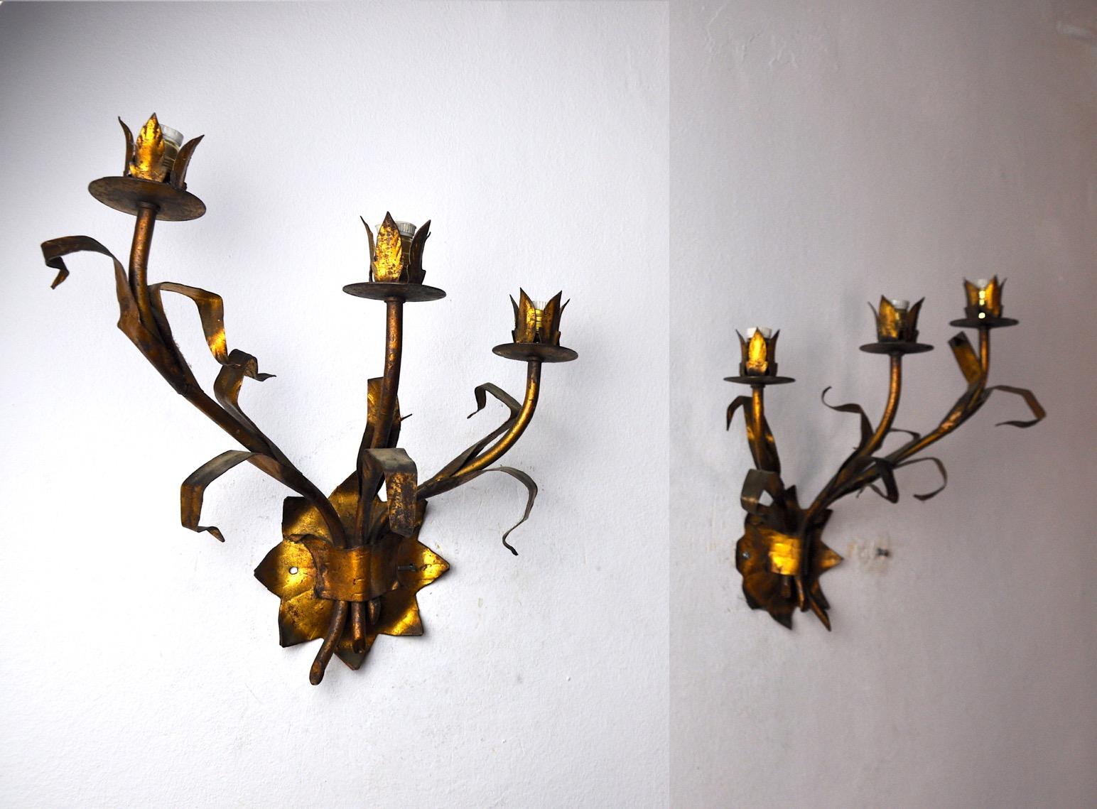 Hollywood Regency Pair of Floral Sconces, Italy, 1950s For Sale