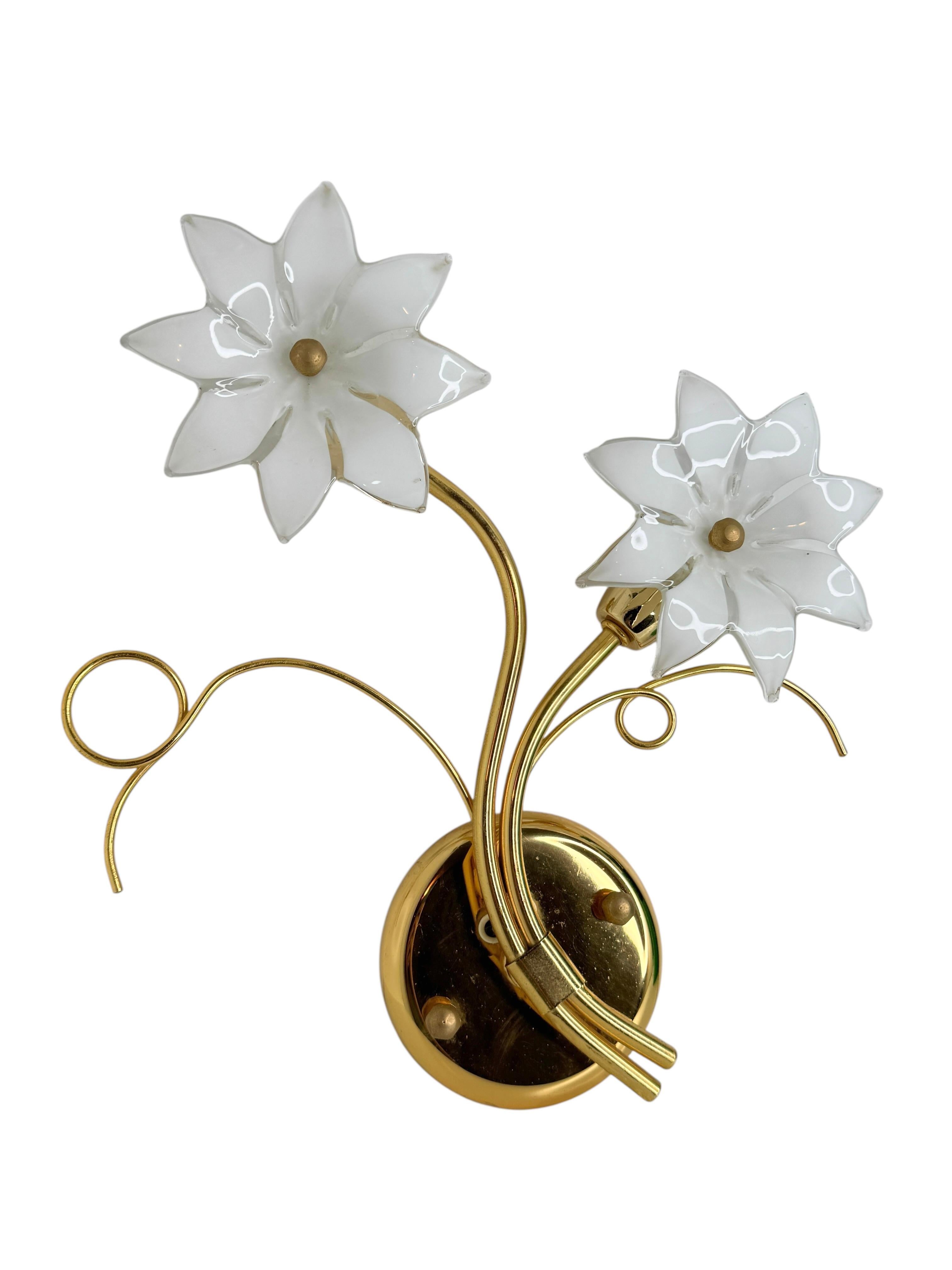 Hollywood Regency Pair of Floral Sconces, Vintage Brass & Glas Wall Lights 1980s Fischer Leuchten For Sale