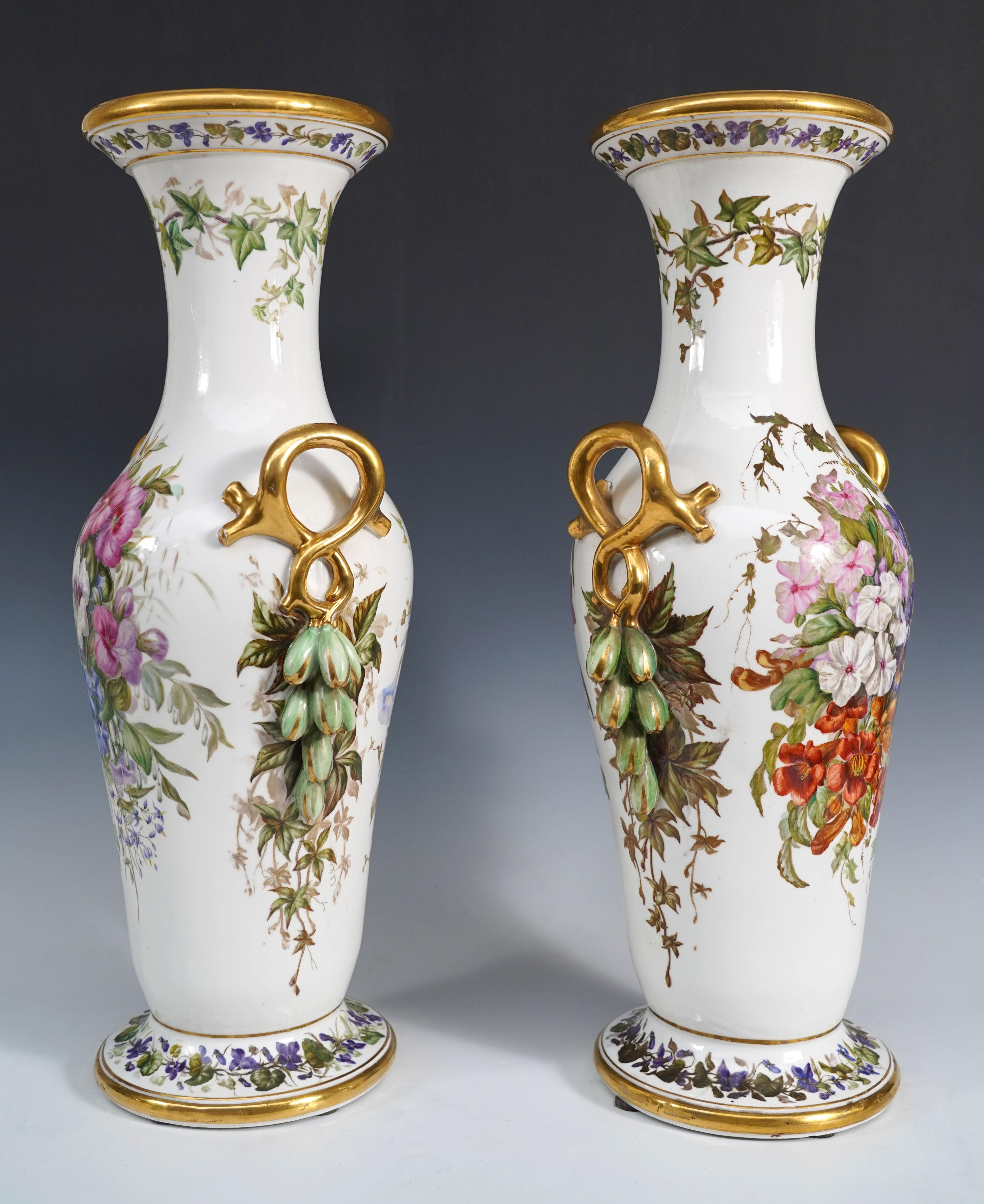 French Pair of Florals Vases Porcelaine de Paris, France, Circa 1880 For Sale