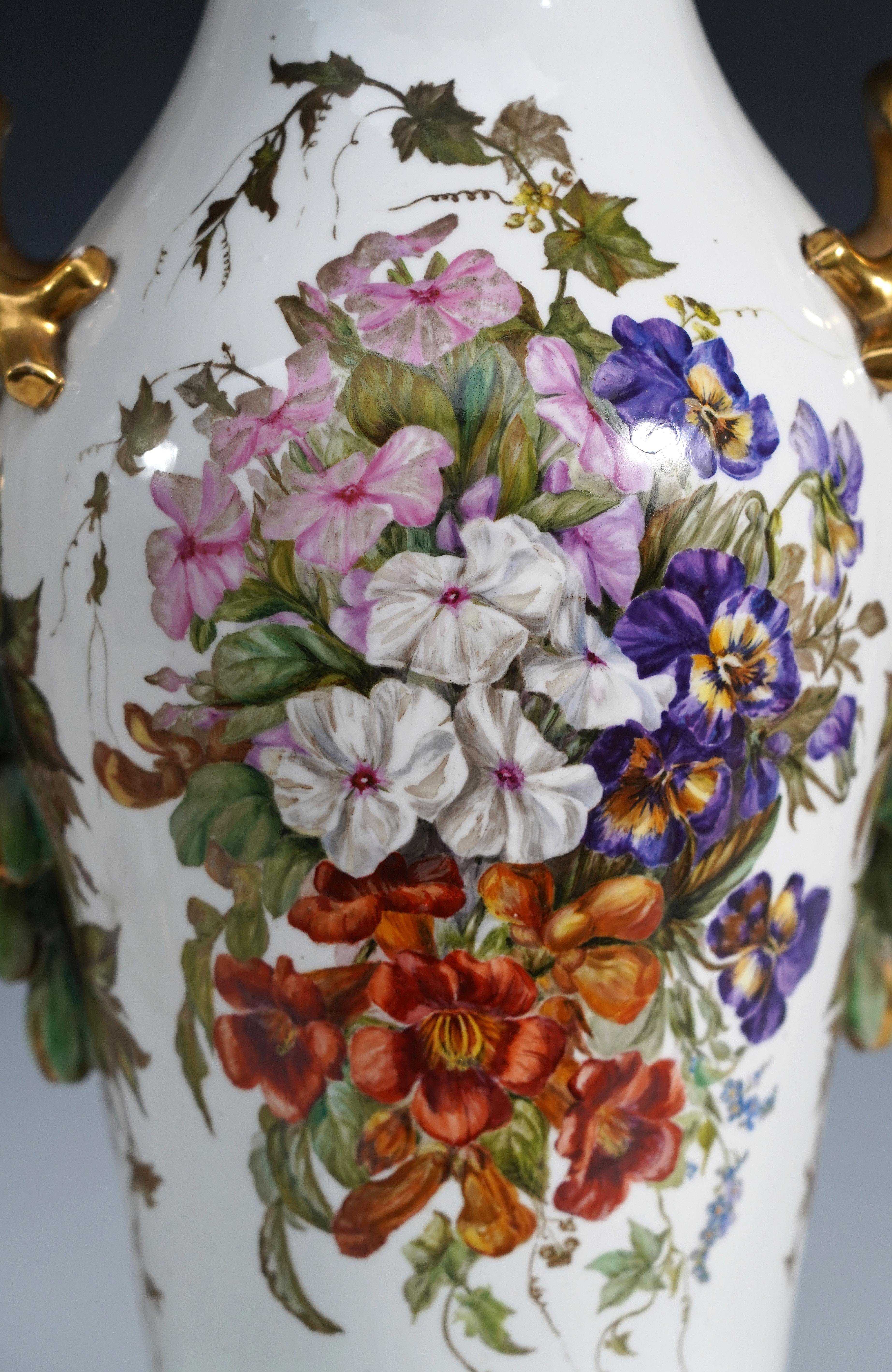 Hand-Painted Pair of Florals Vases Porcelaine de Paris, France, Circa 1880 For Sale