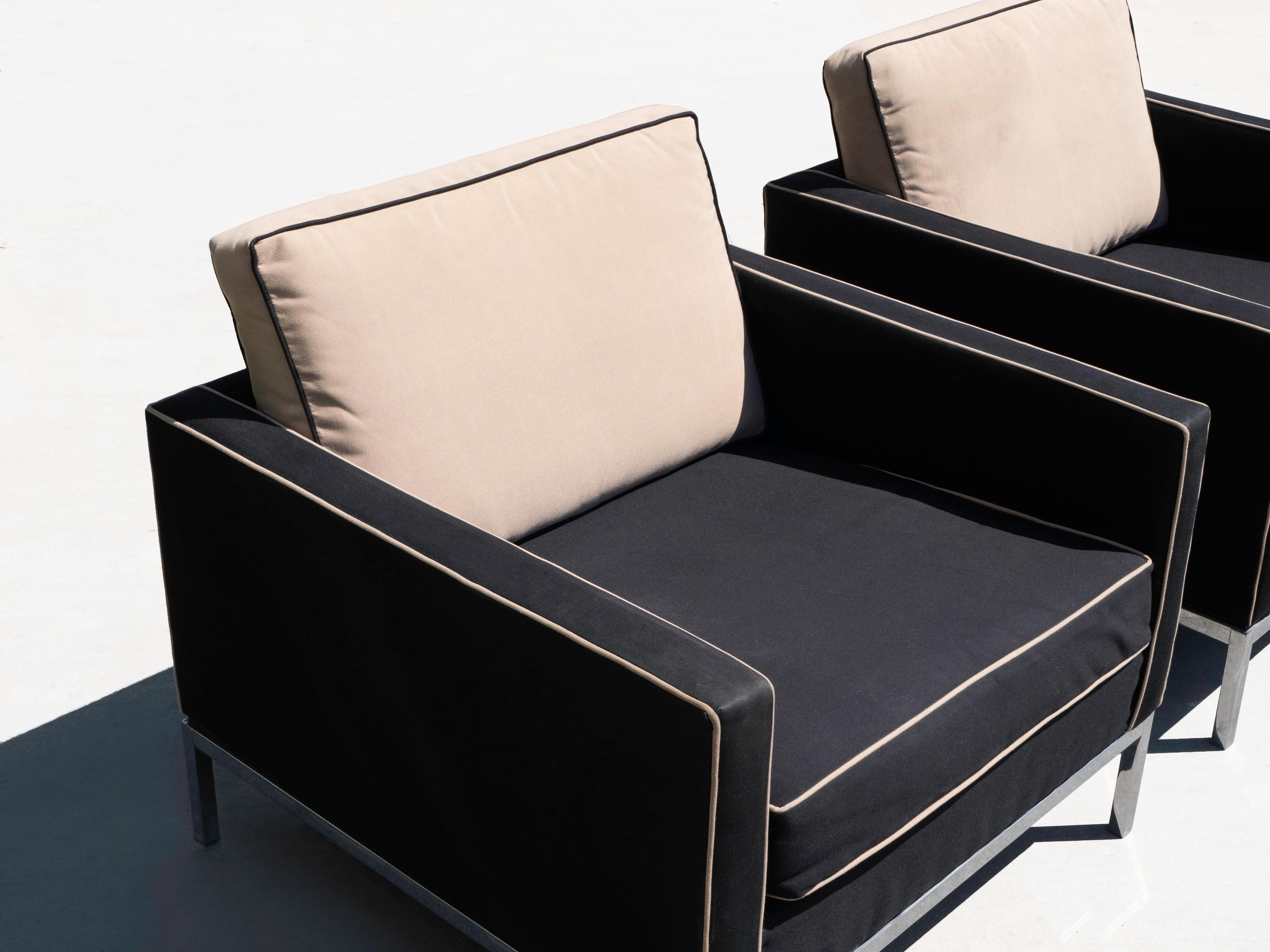 Upholstery Pair of Florence Knoll Chrome Lounge Chairs, Knoll USA 1970's For Sale