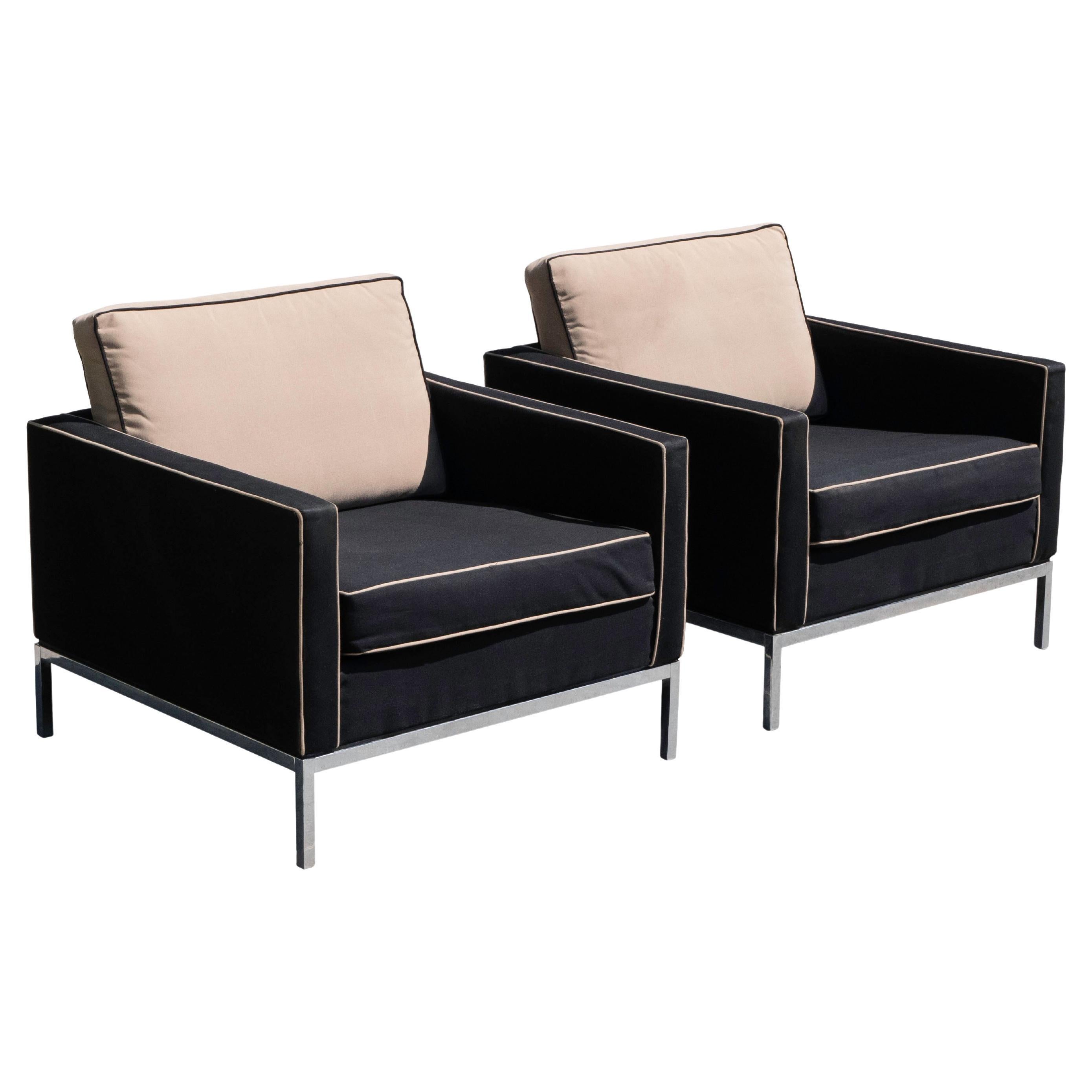 Pair of Florence Knoll Chrome Lounge Chairs, Knoll USA 1970's For Sale