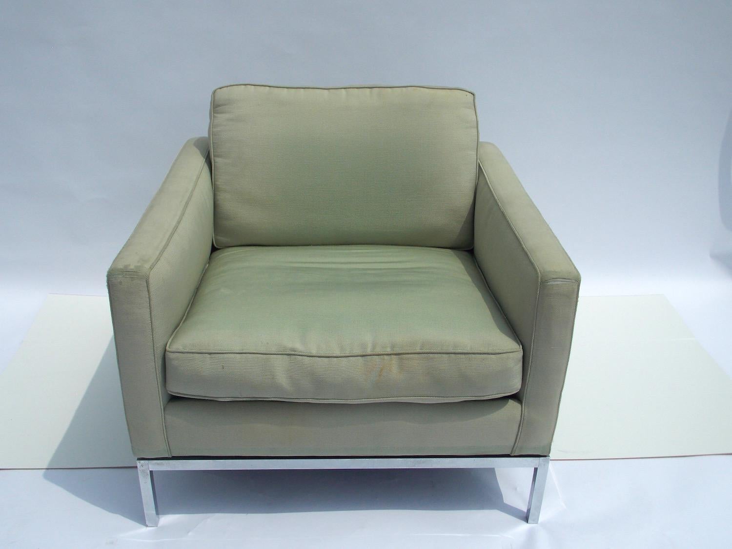 Mid-20th Century Pair of Florence Knoll Cube Lounge Chairs