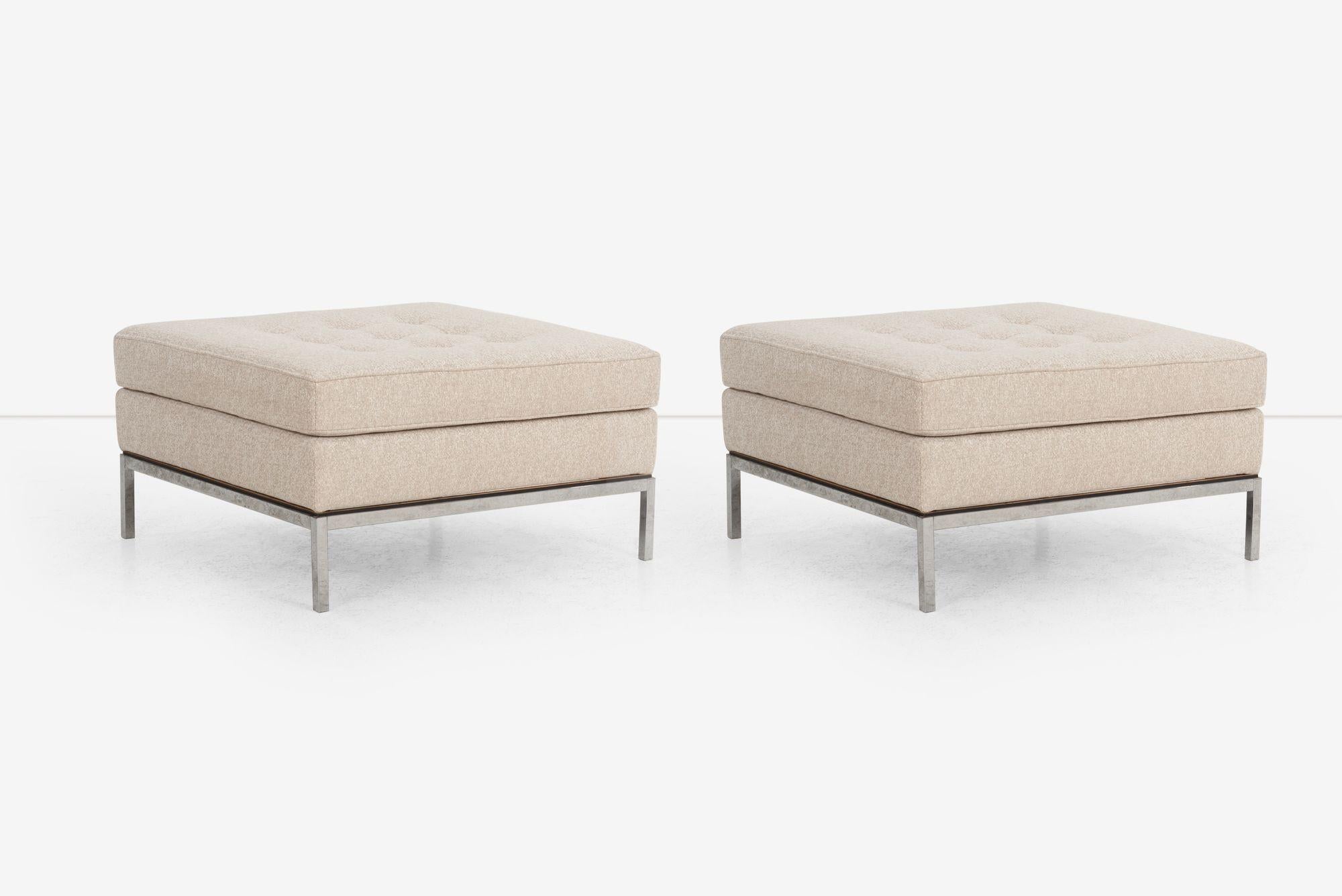 Américain Paire d'ottomans en tissu et acier de Florence Knoll 1965 en vente
