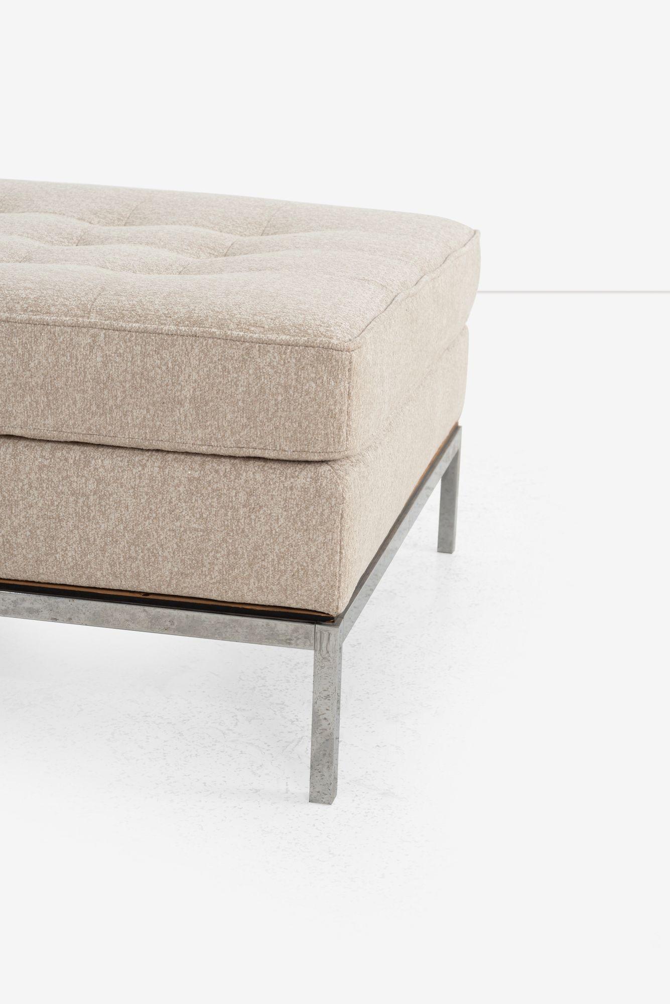Appliqué Paire d'ottomans en tissu et acier de Florence Knoll 1965 en vente