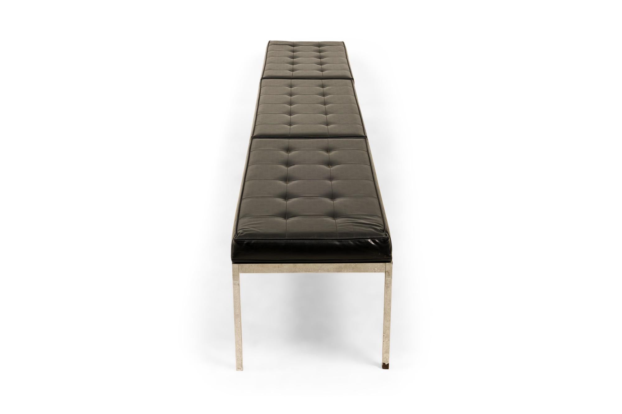 Pareja de bancos de museo de cuero negro Florence Knoll para Knoll International Estadounidense
