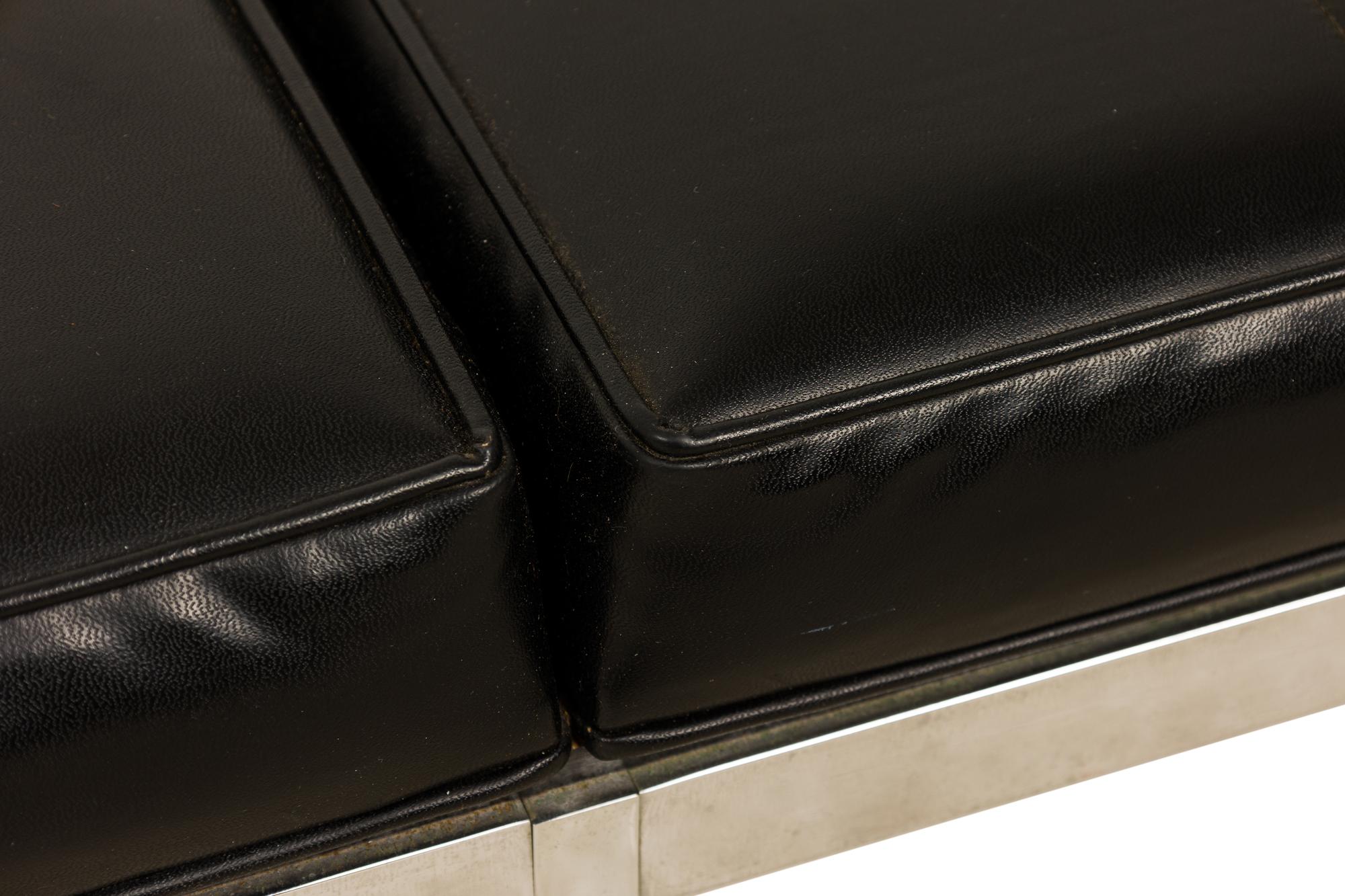 Pareja de bancos de museo de cuero negro Florence Knoll para Knoll International Cromo